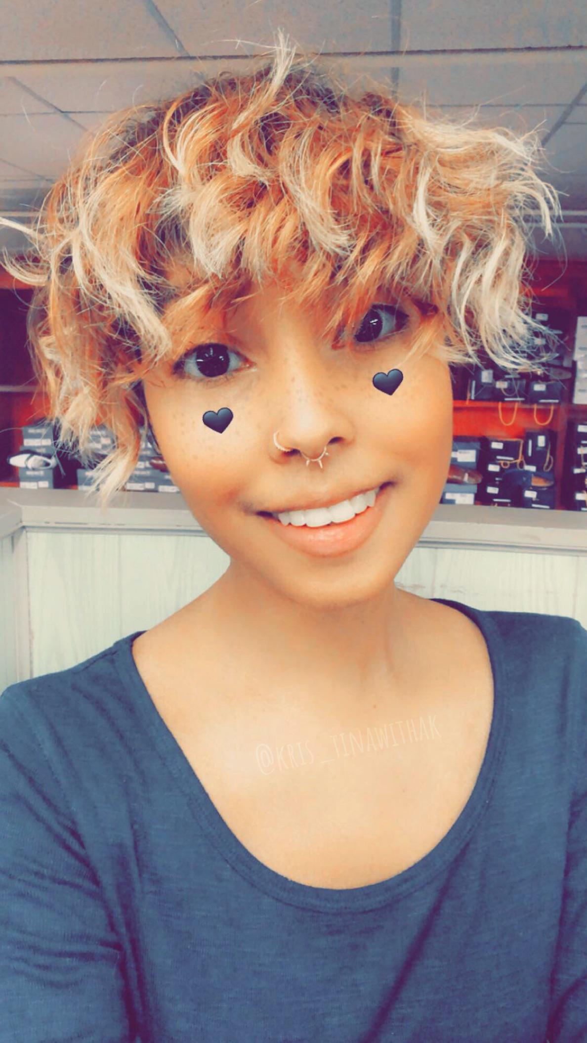 Always w the hair in my eyes / Happy Monday folks! r/selfie