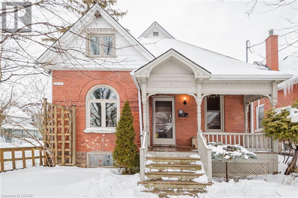 Putting in an offer on this house...any idea of the age/style