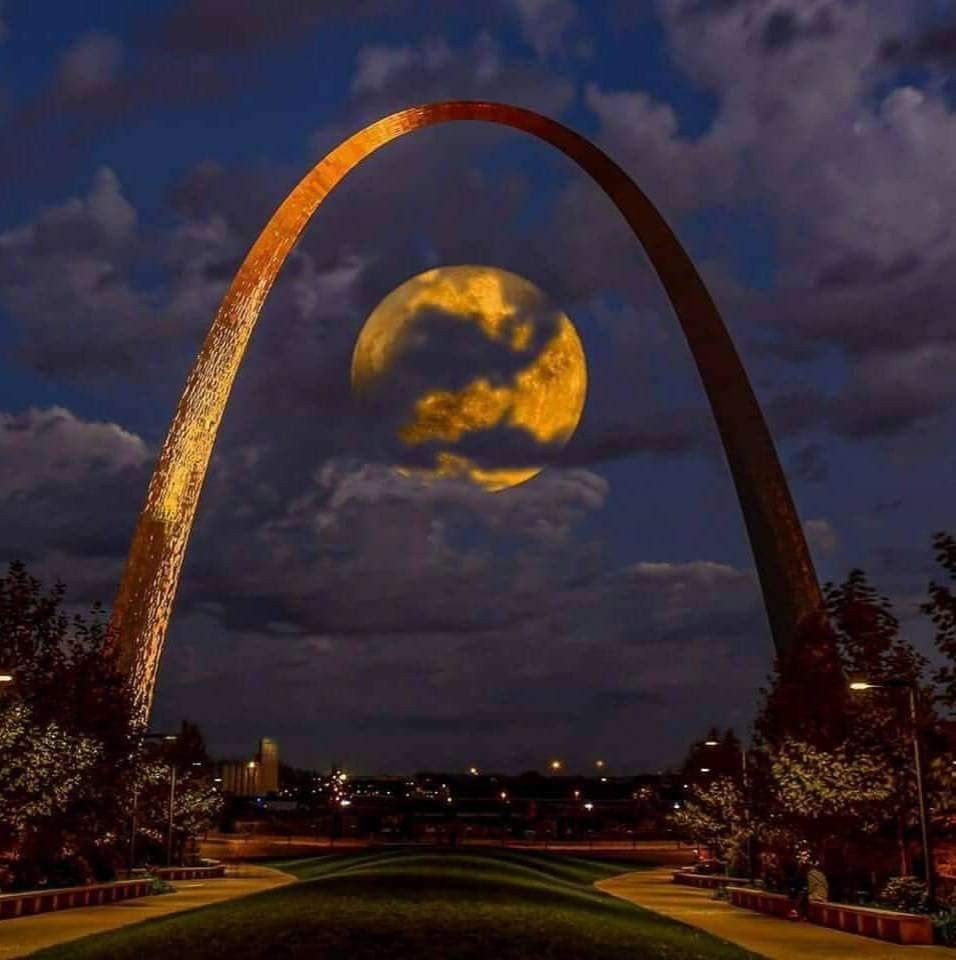 HalloweenTime Gateway Arch National Park EichelbergerPhoto r/StLouis