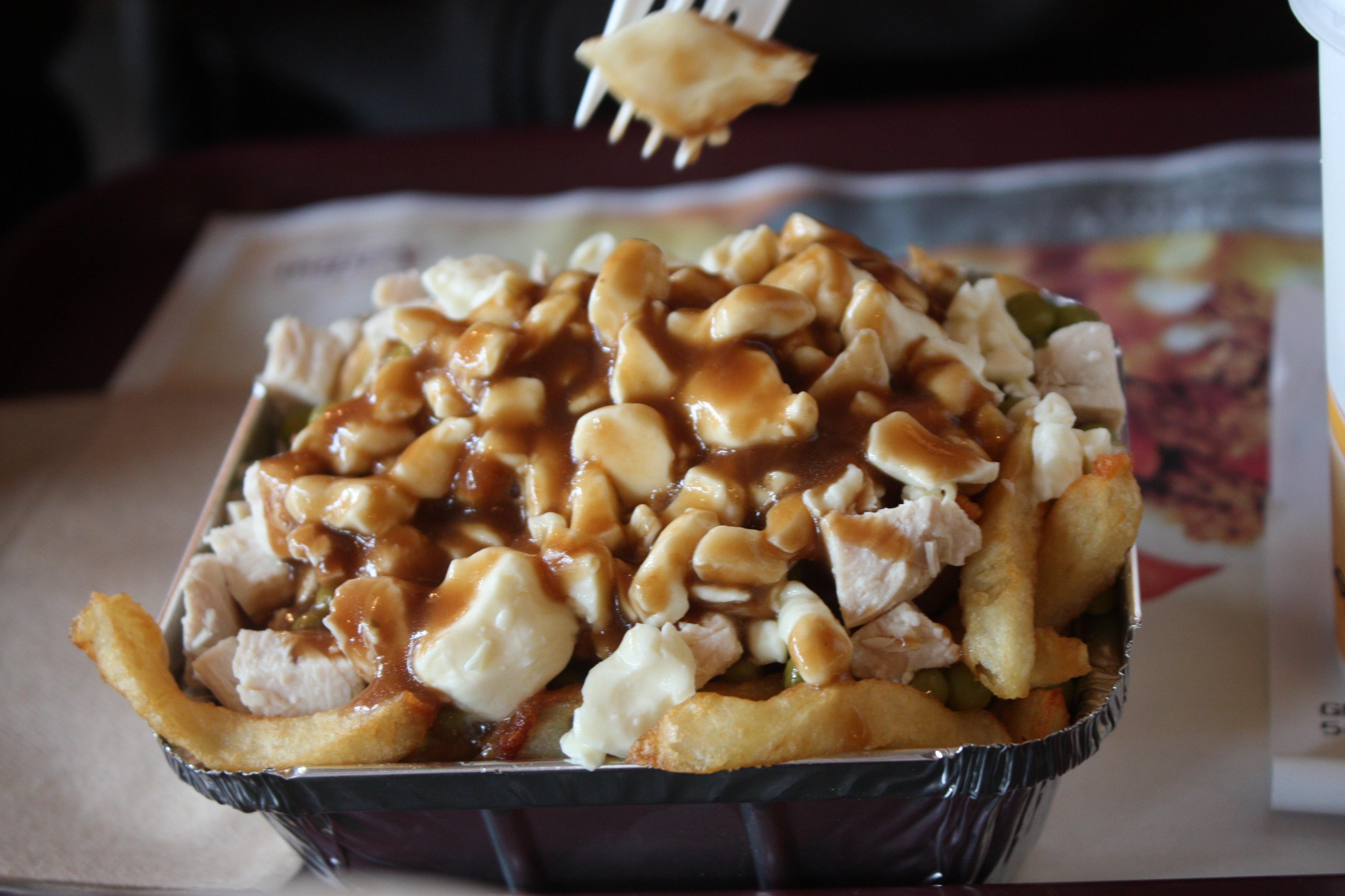 Your typical poutine from Chez Ashton in Ville de Québec! r/poutine