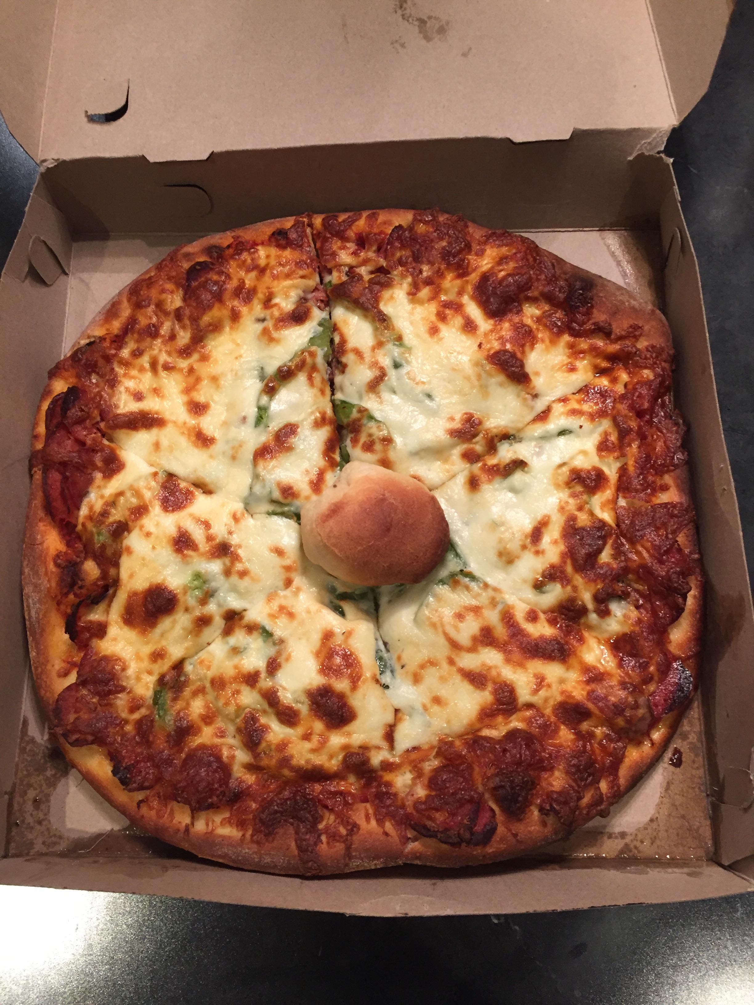 Riverside Restaurant, Cornwall, Ontario r/Pizza