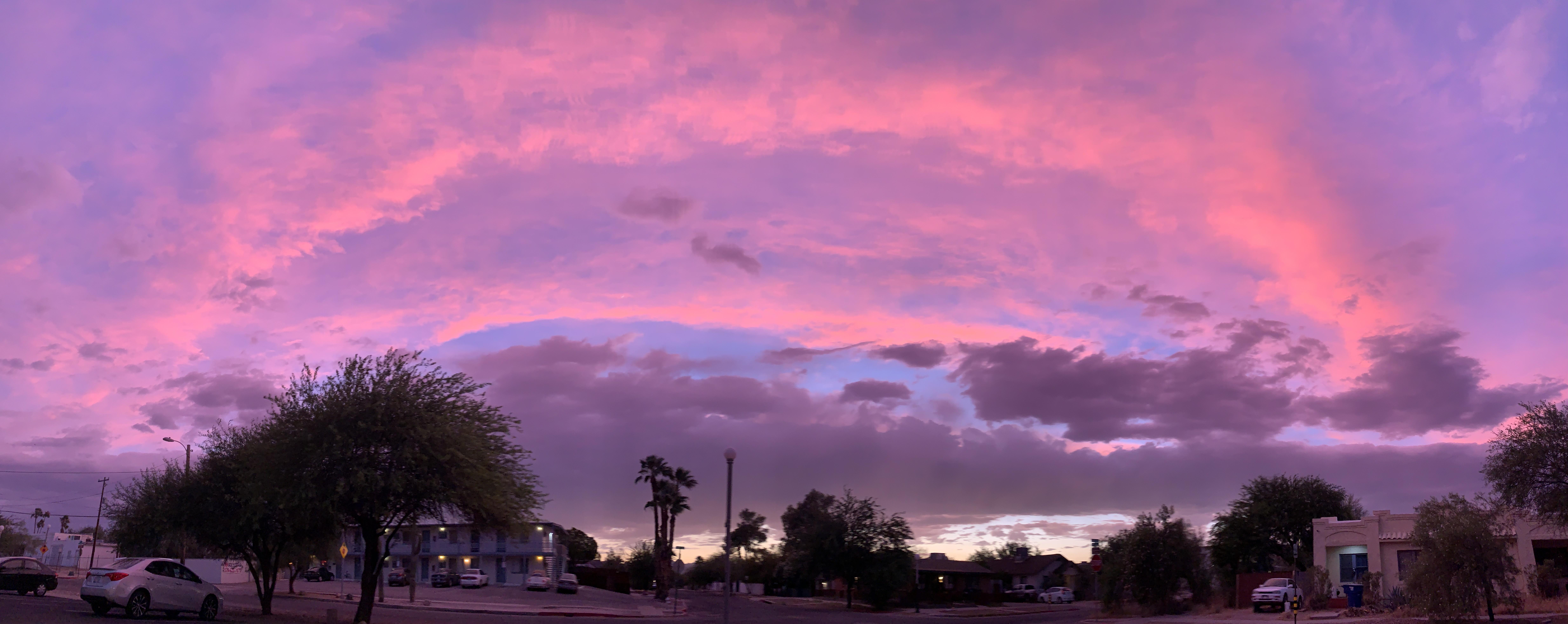 Crazy sky tonight on the west side! r/Tucson