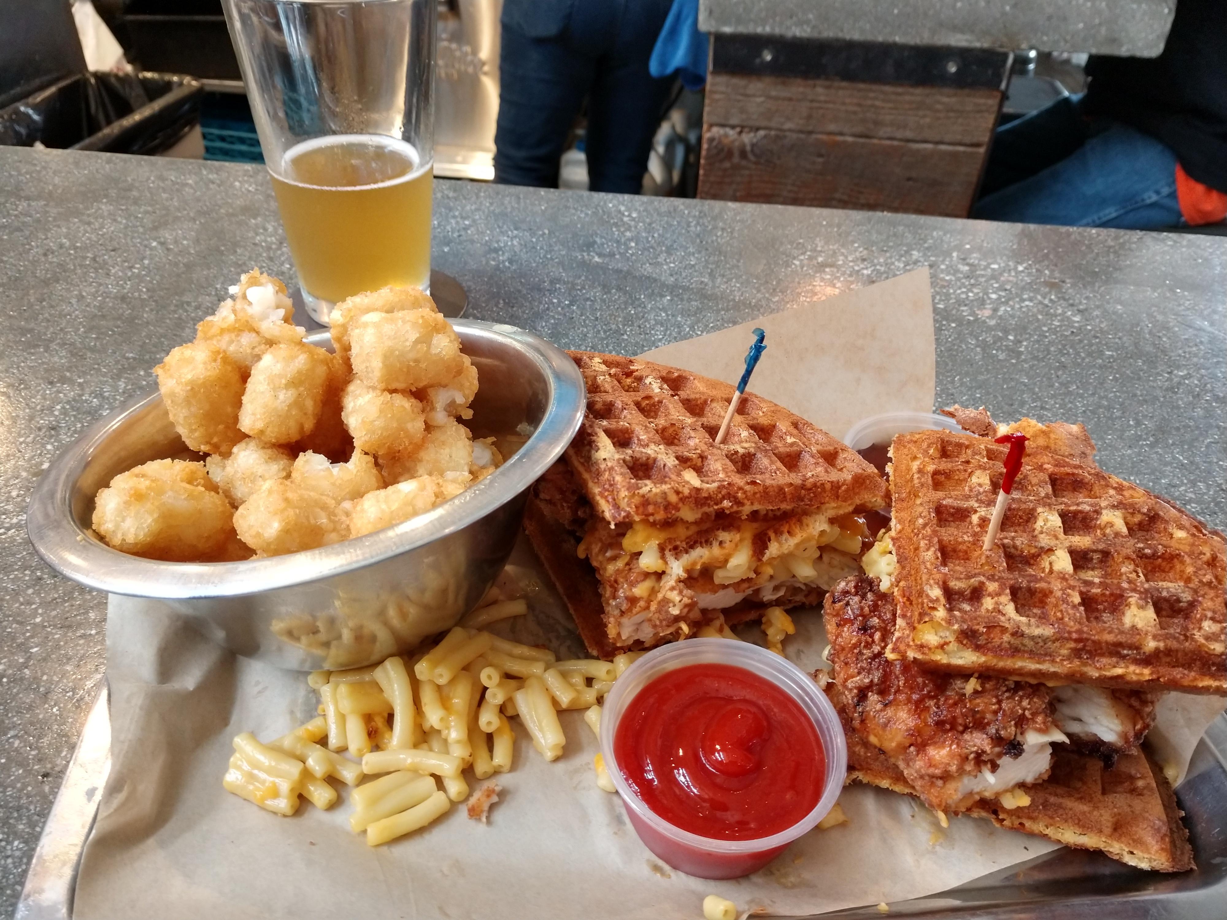 [I Ate] Fried Chicken Mac & Cheese Waffle Sandwich r/food