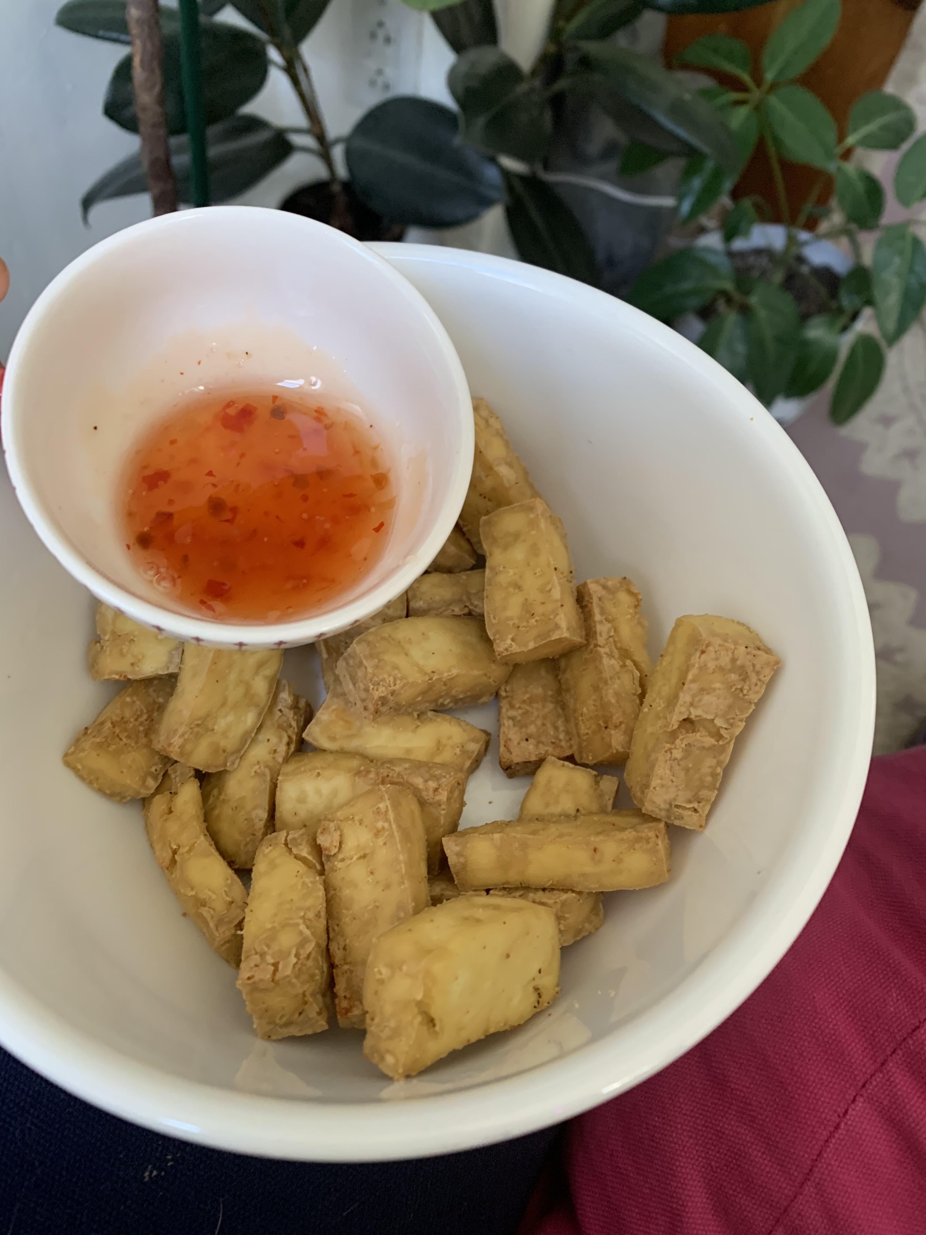 Air fryer tofu and Thai dipping sauce. r/ShittyVeganFoodPorn