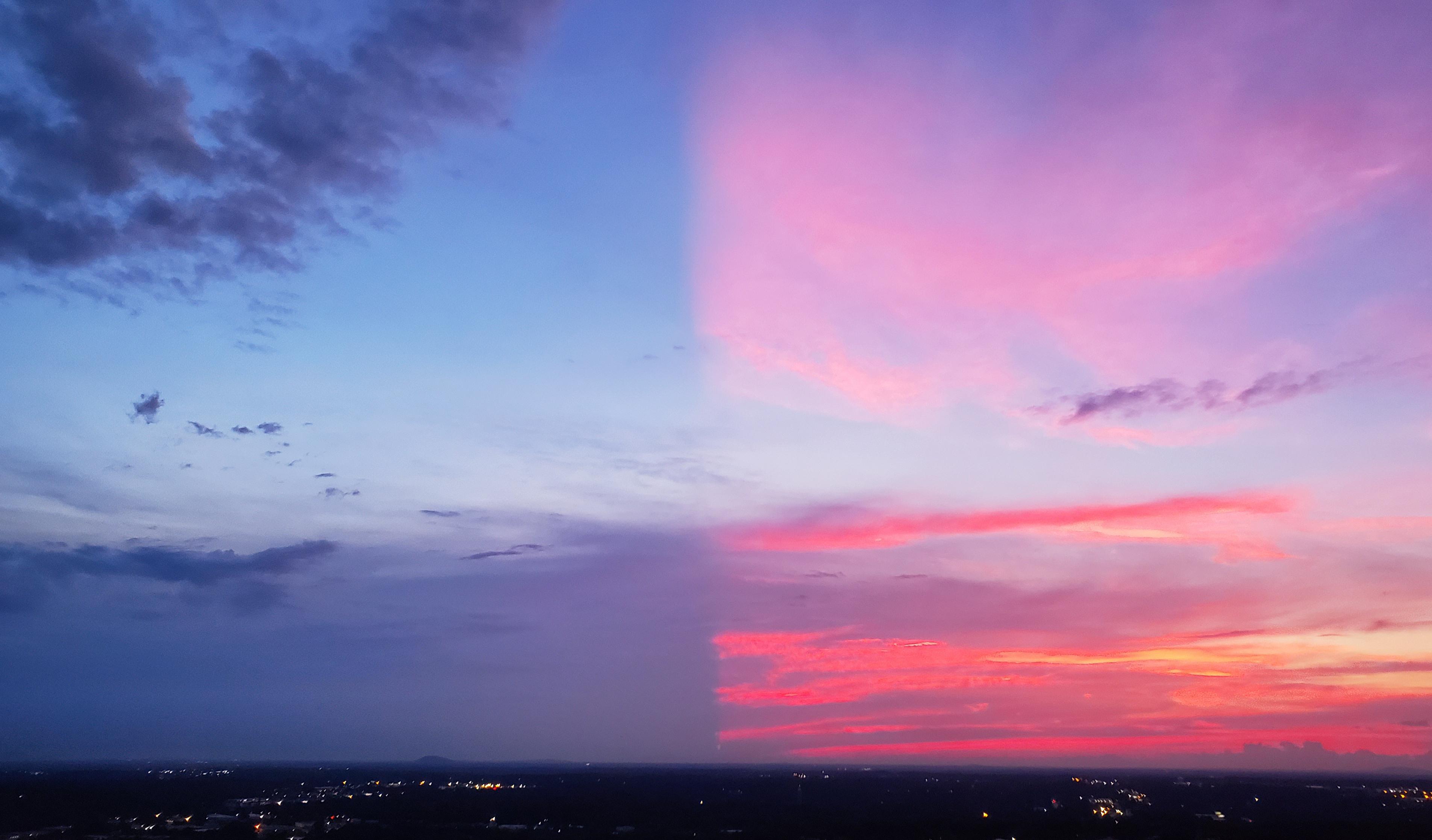 ⚡A rare sunset phenomenon called split sunset (credit u/uma1989)⚡ r