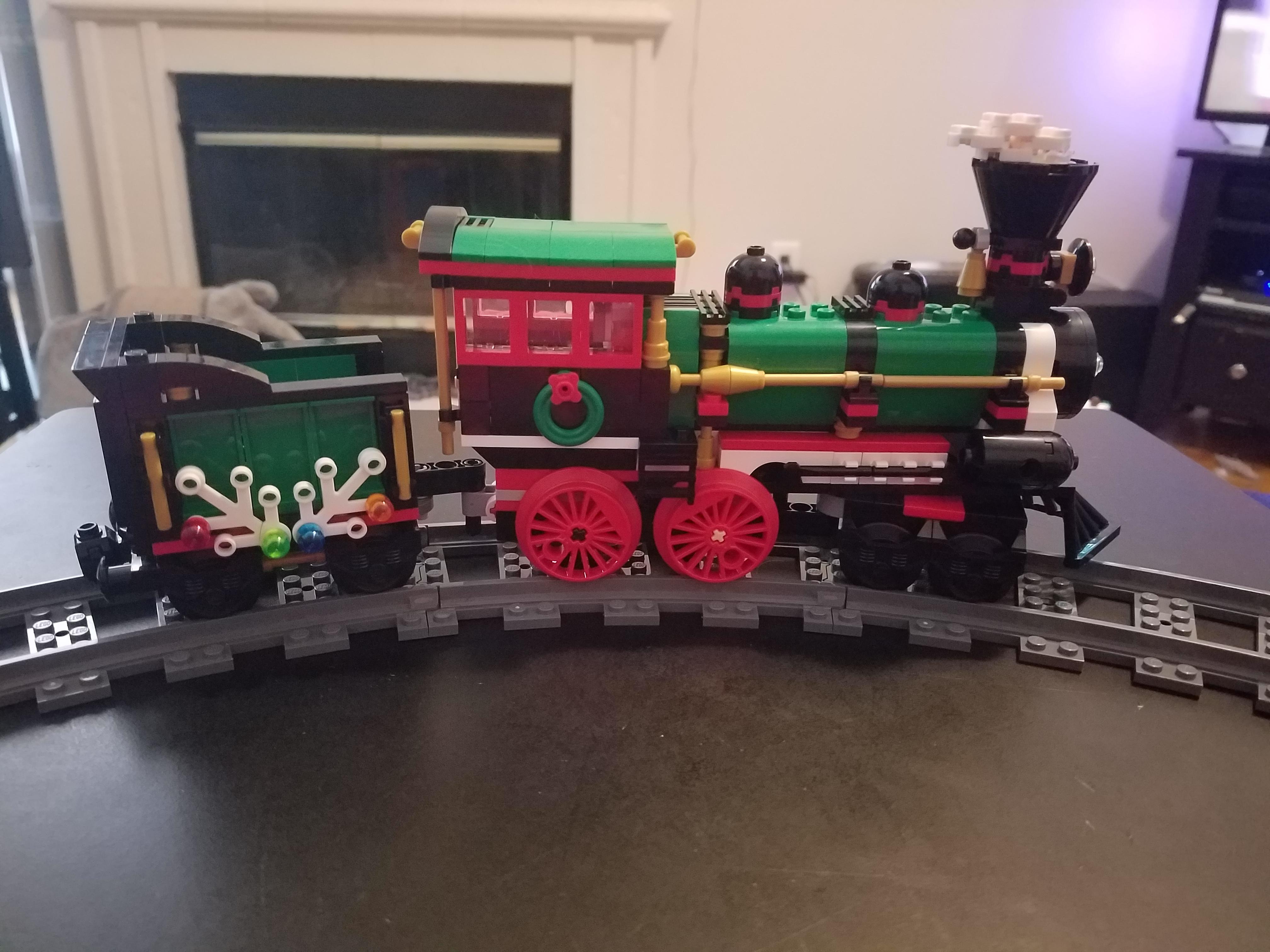 I made a 440 holiday train r/lego