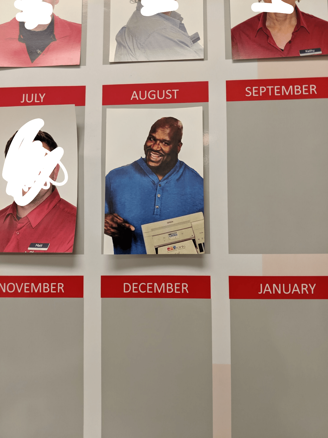 Everyone, please give a round of applause for your new employee of the