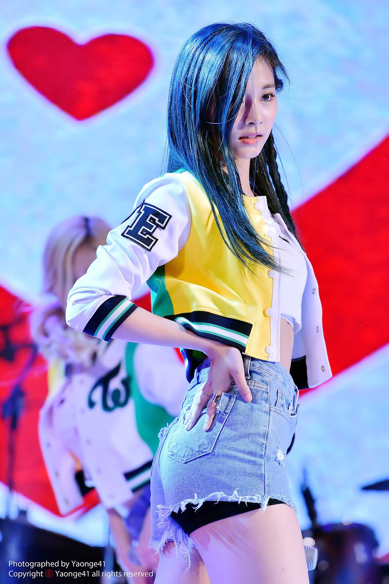 Tzuyu kpics