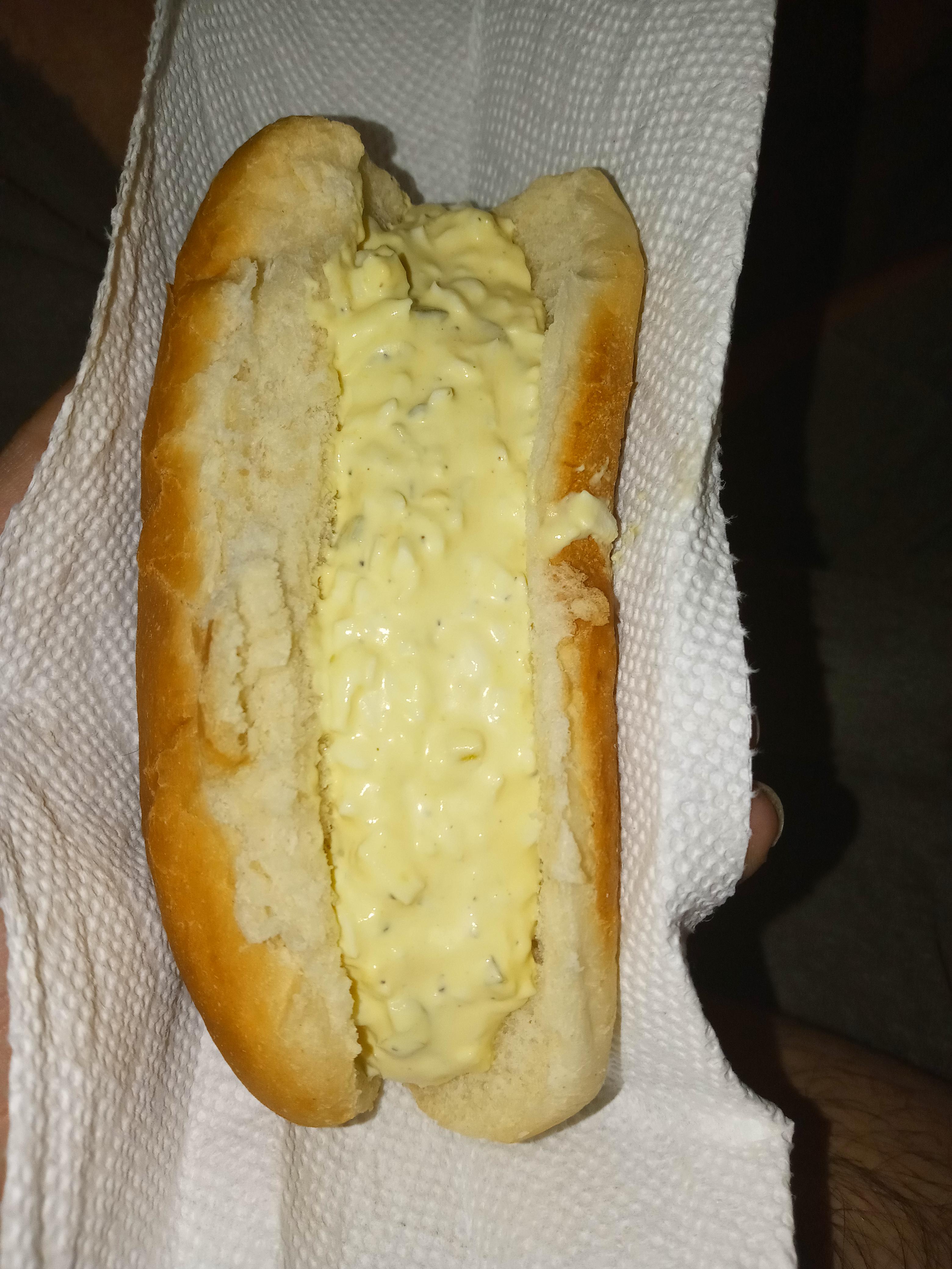 Egg salad in a hotdog bun r/shittyfoodporn