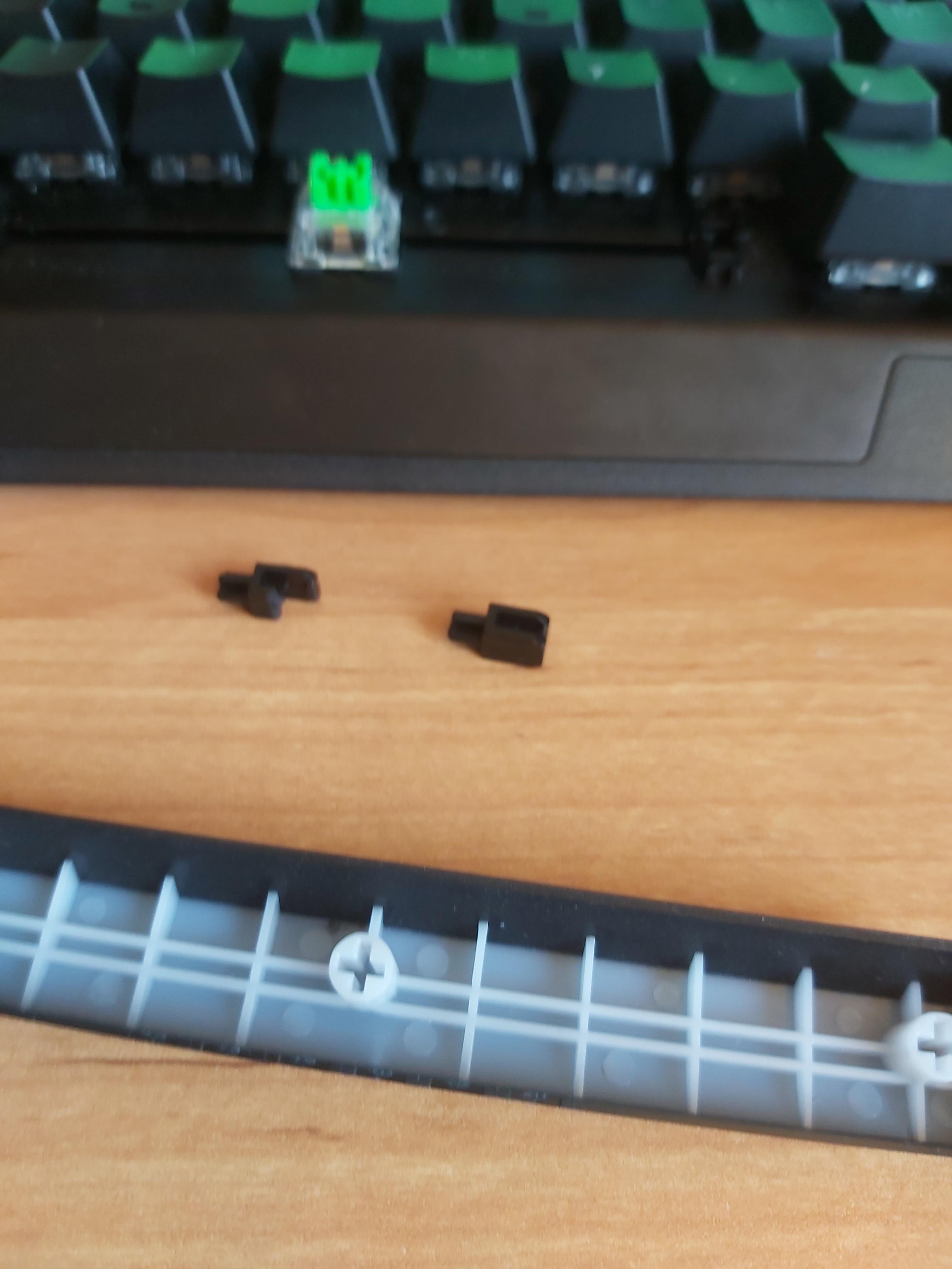 Hey guys i broke this small spacebar switches my Razer Blackwidow v3