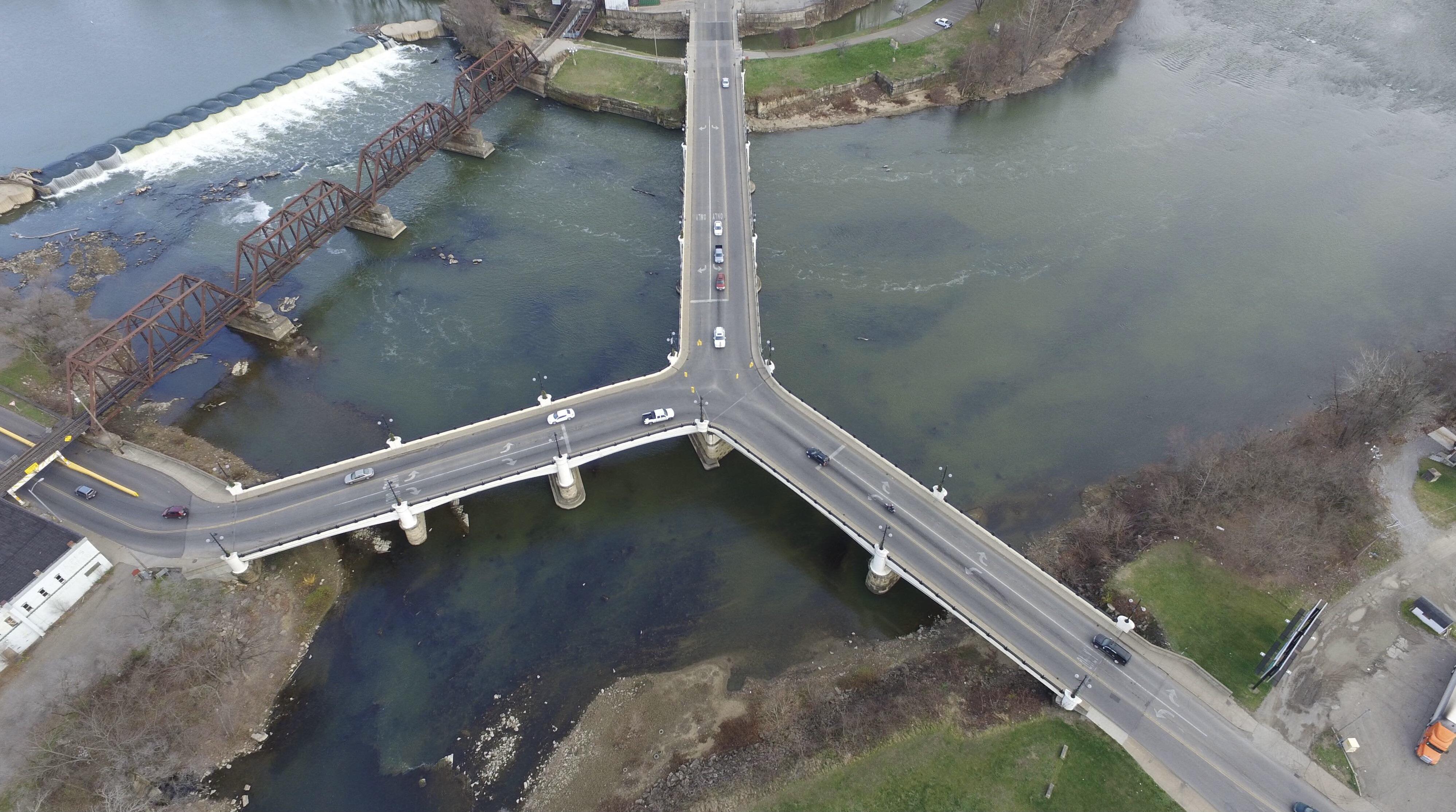 Aerial view of the Y Bridge in Zanesville r/Ohio