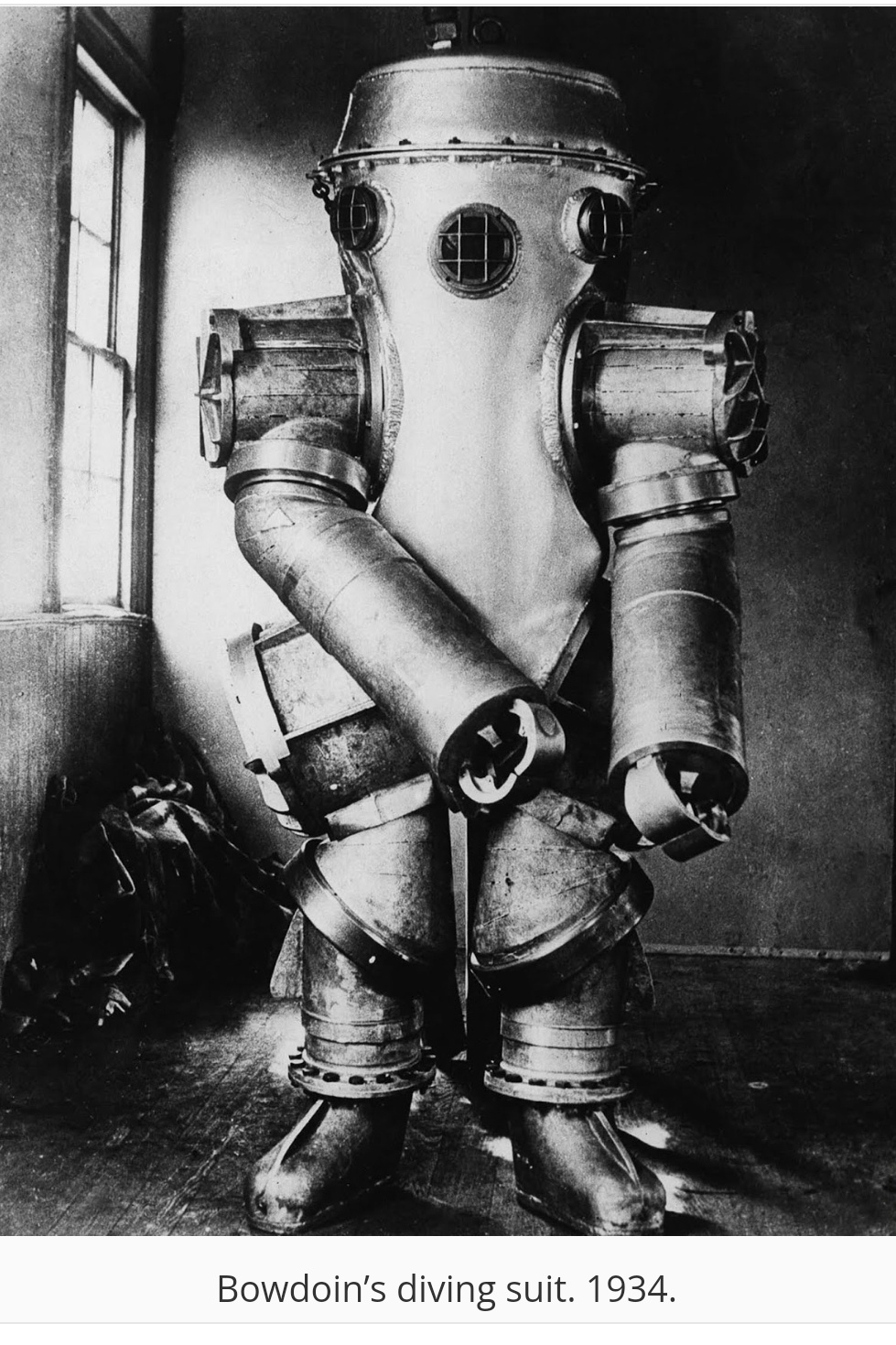 Old school diving suit r/oddlyterrifying