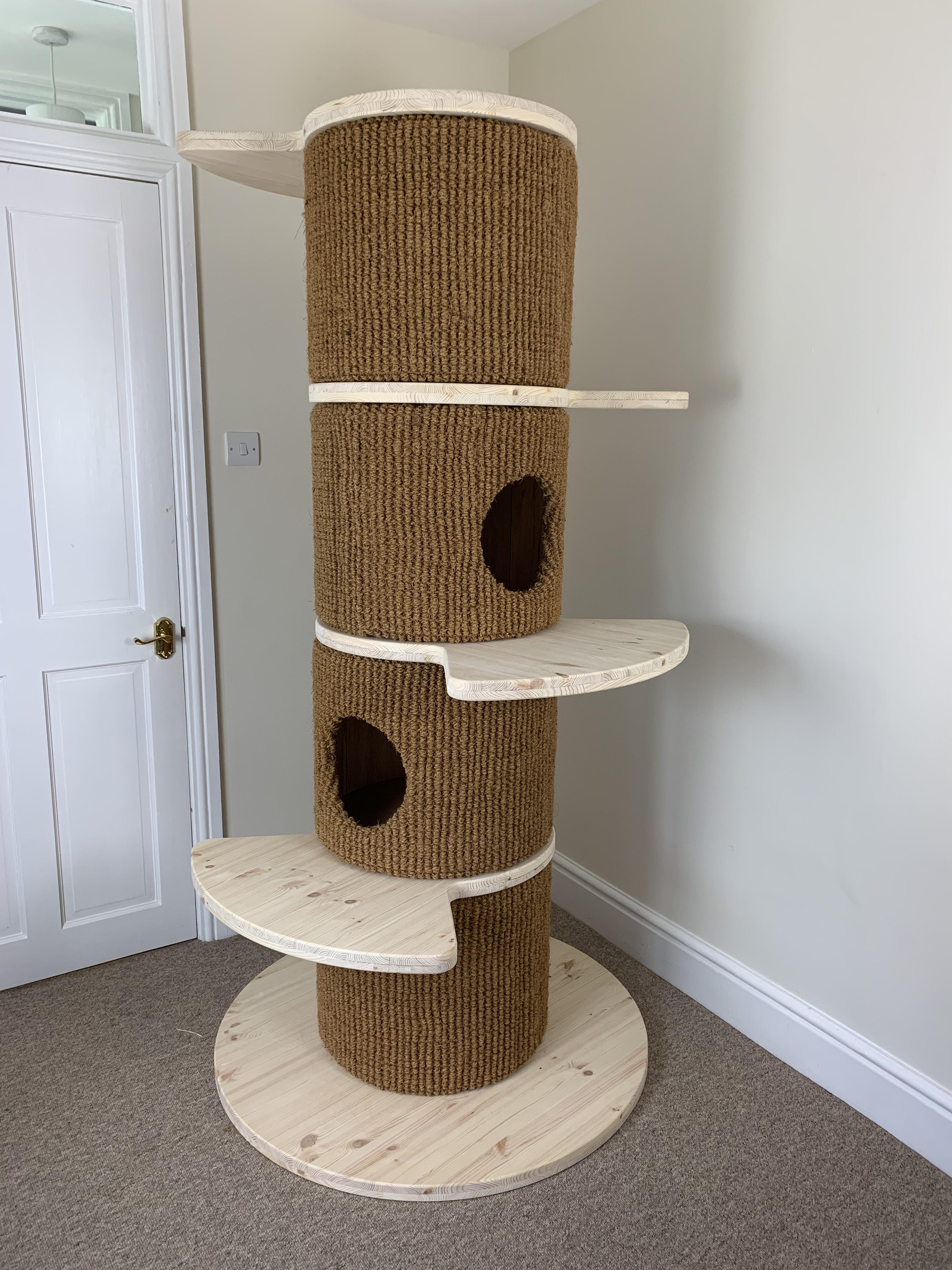 Handmade Maine Coon cat tree all modular what do you think? They can