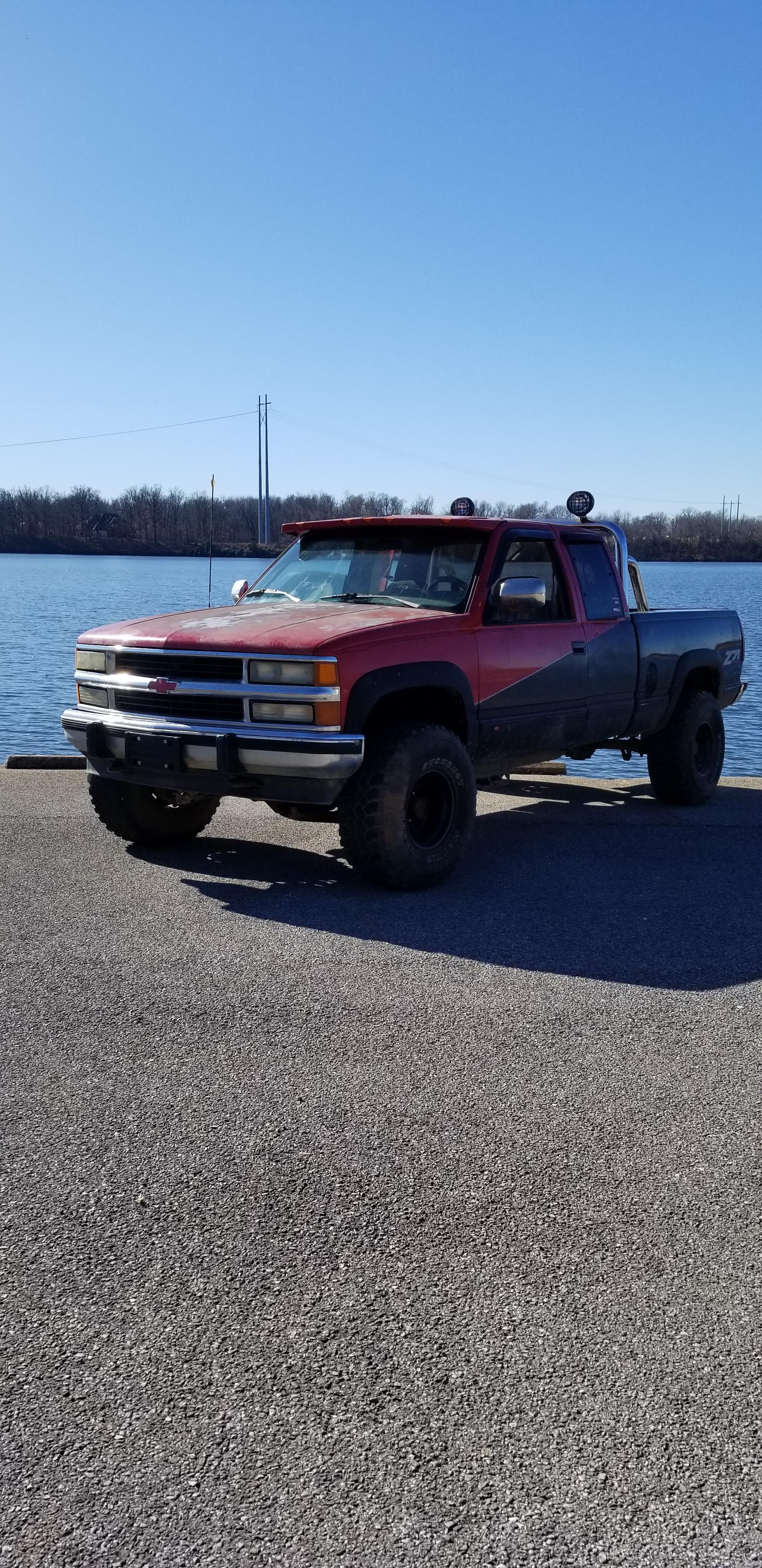 I really want it to be summer again. 93 Silverado : r/ChevyTrucks