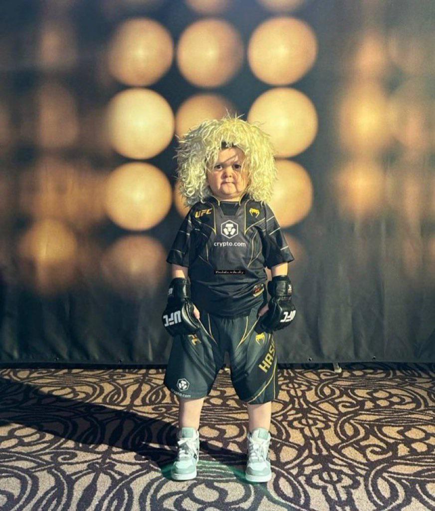 Every fighter Hasbulla cornered last weekend won. He may be the greatest coach of all time r/ufc