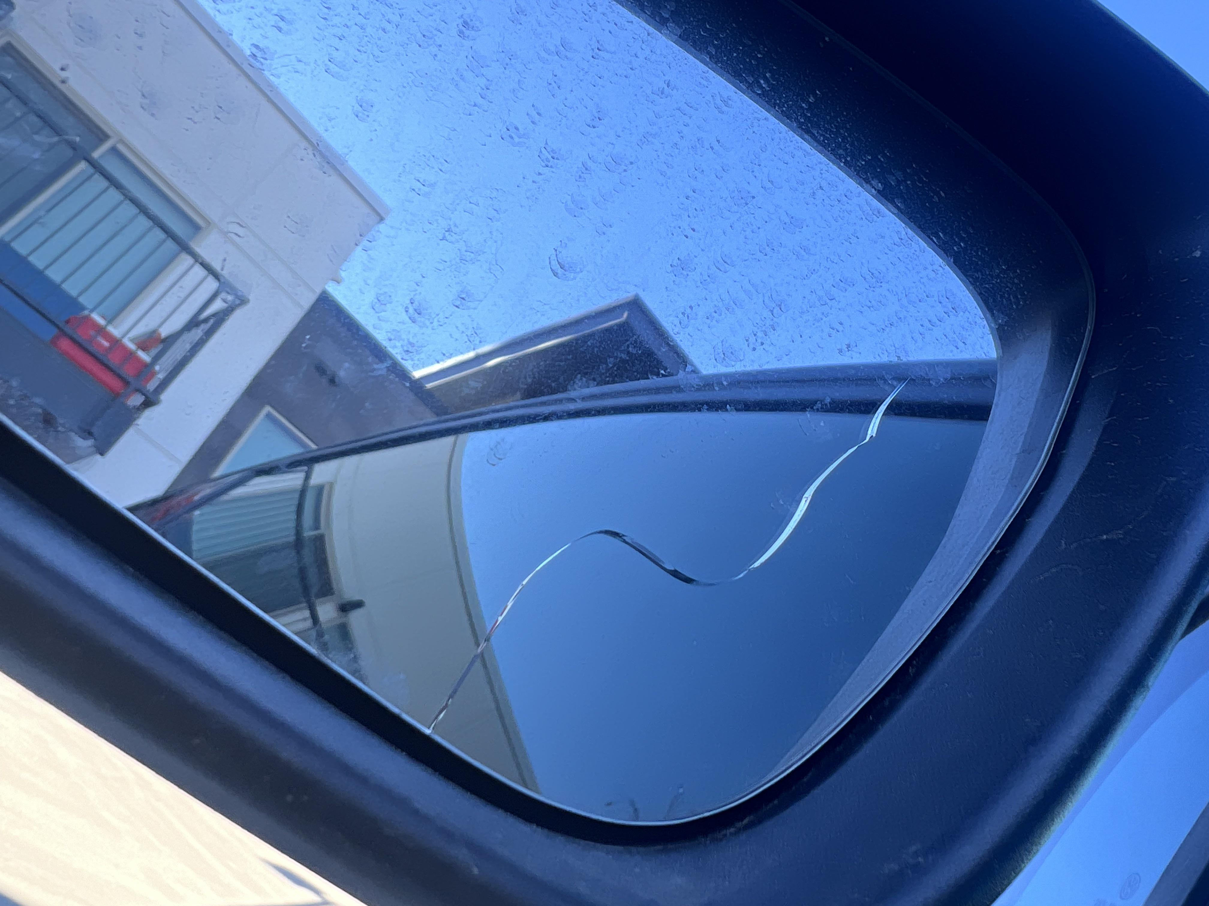 Side mirror cracked from extreme cold : r/VWiD4Owners