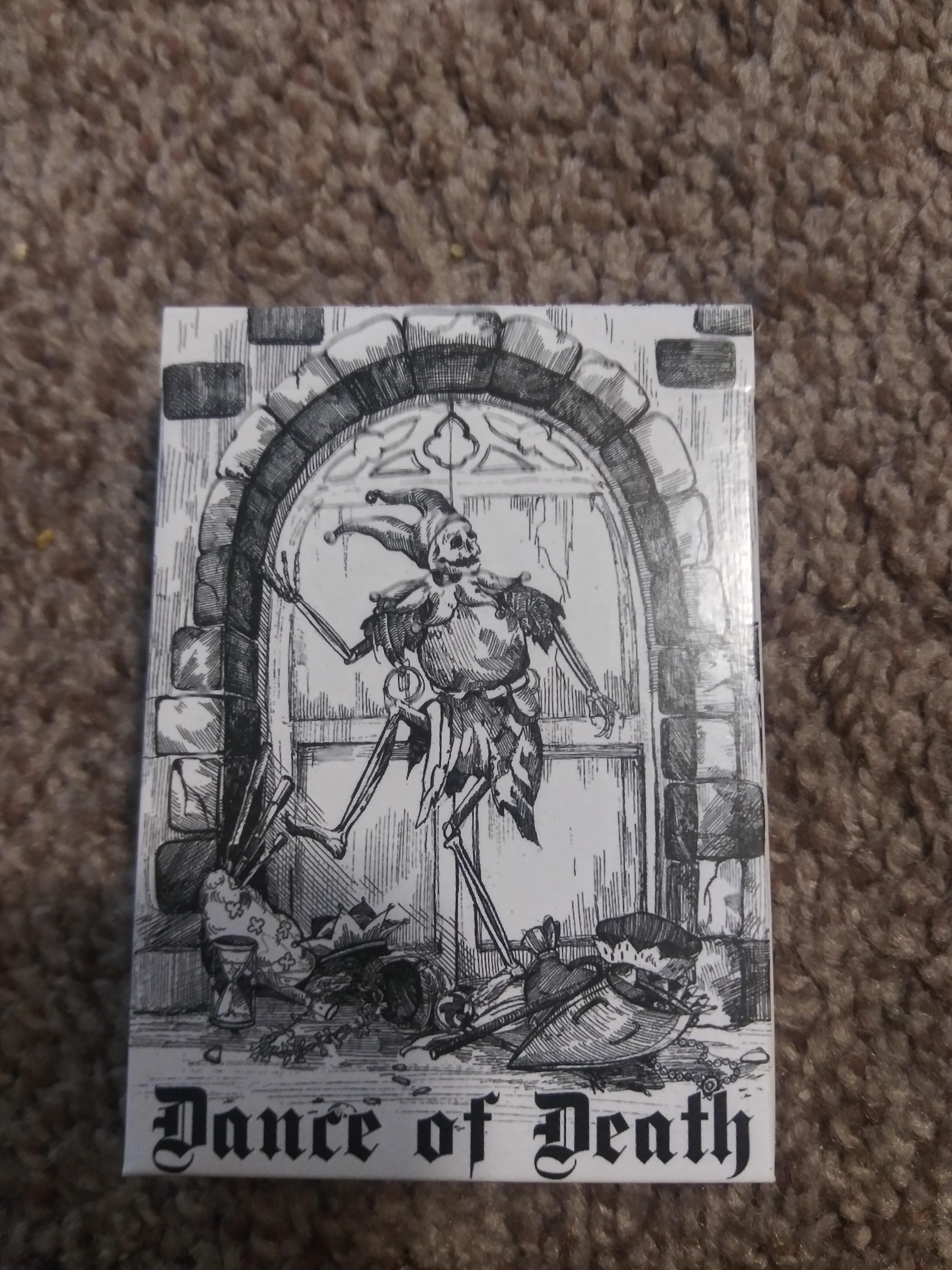 My friend got a new deck to use for cartomancy! r/WitchesVsPatriarchy