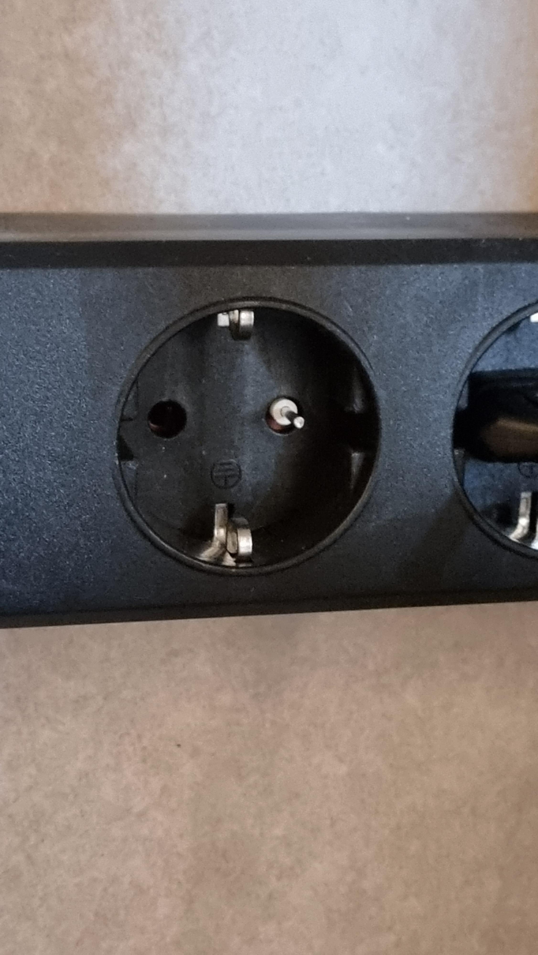 Stromschlag durch Steckdose.. muss ich zum Arzt? : r/Elektroinstallation