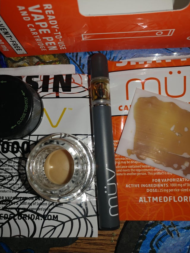Muv Wellington Chemhund Dry Sift Rosin 1g, I95 Shatter, and free