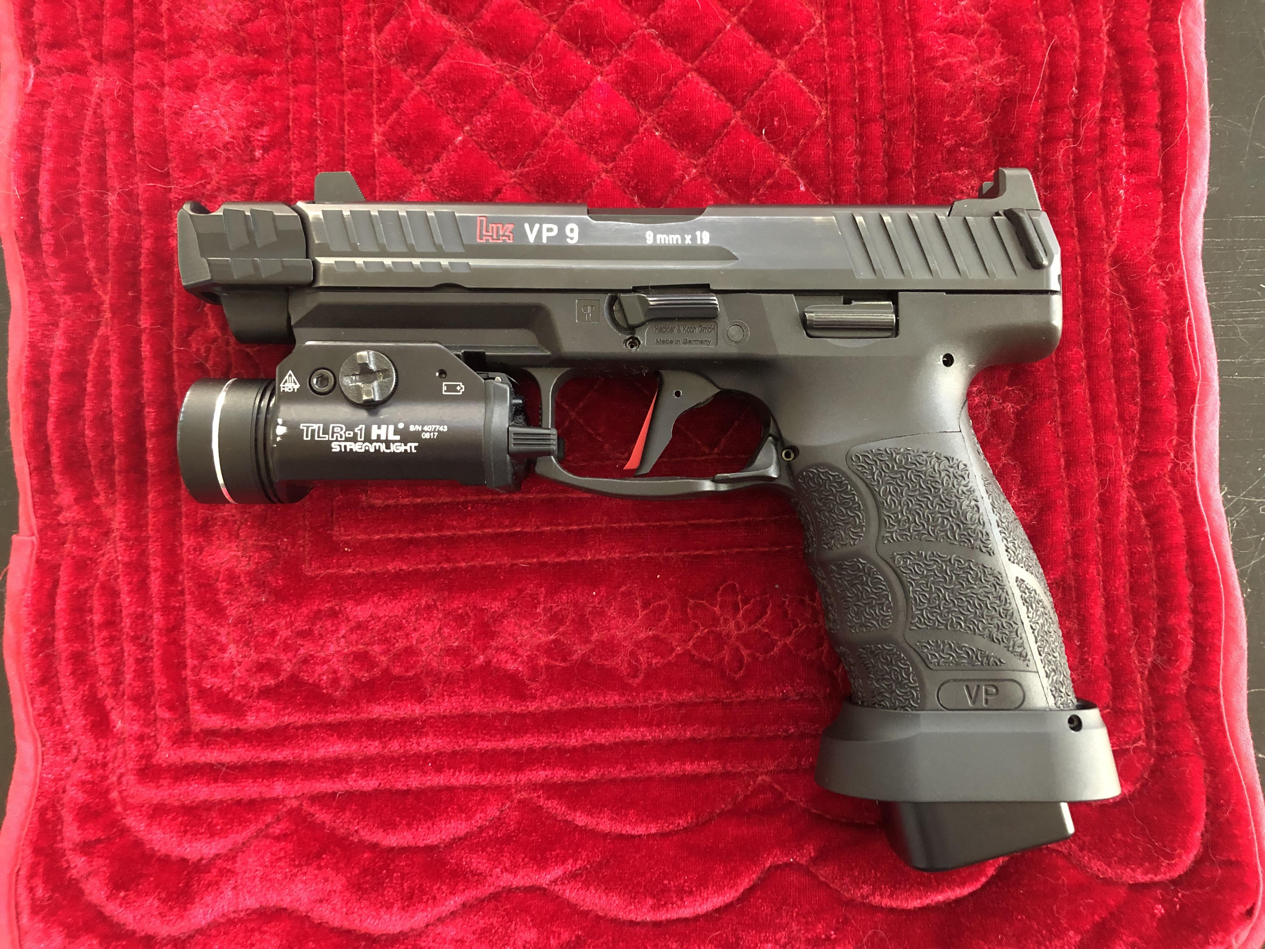 I might as well hop on the VP9 w/ Streamlight band wagon. r/HecklerKoch