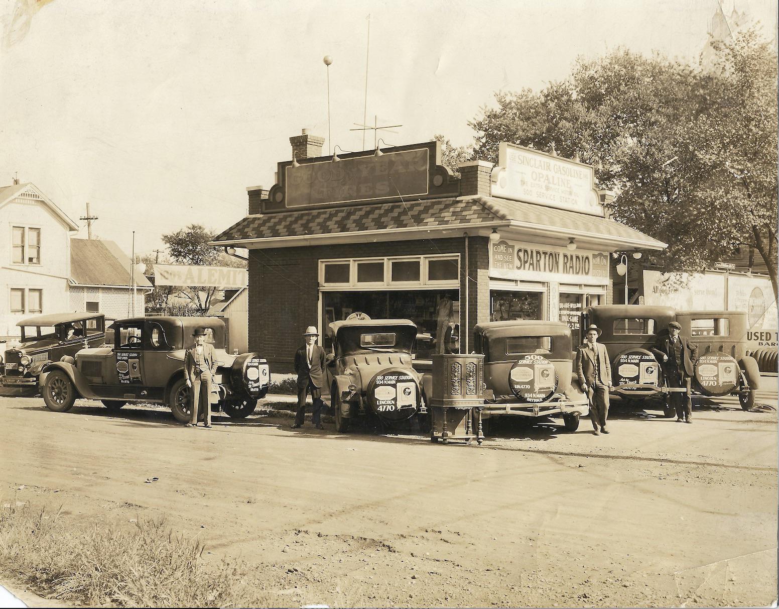 Thought you guys might like this old photo of a service station that