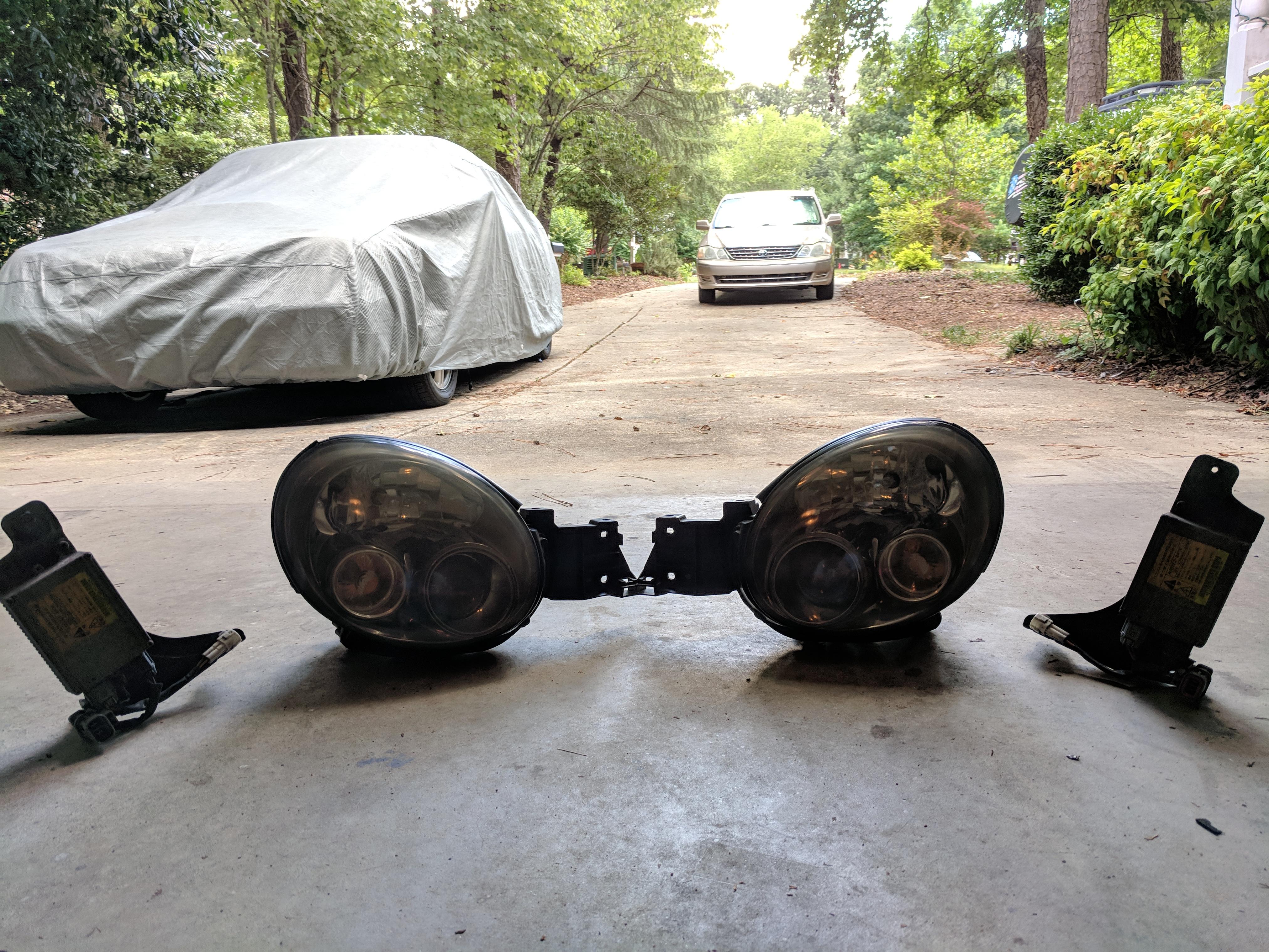 Anyone interested in a set of JDM HIDs with motors and electrical? Msg