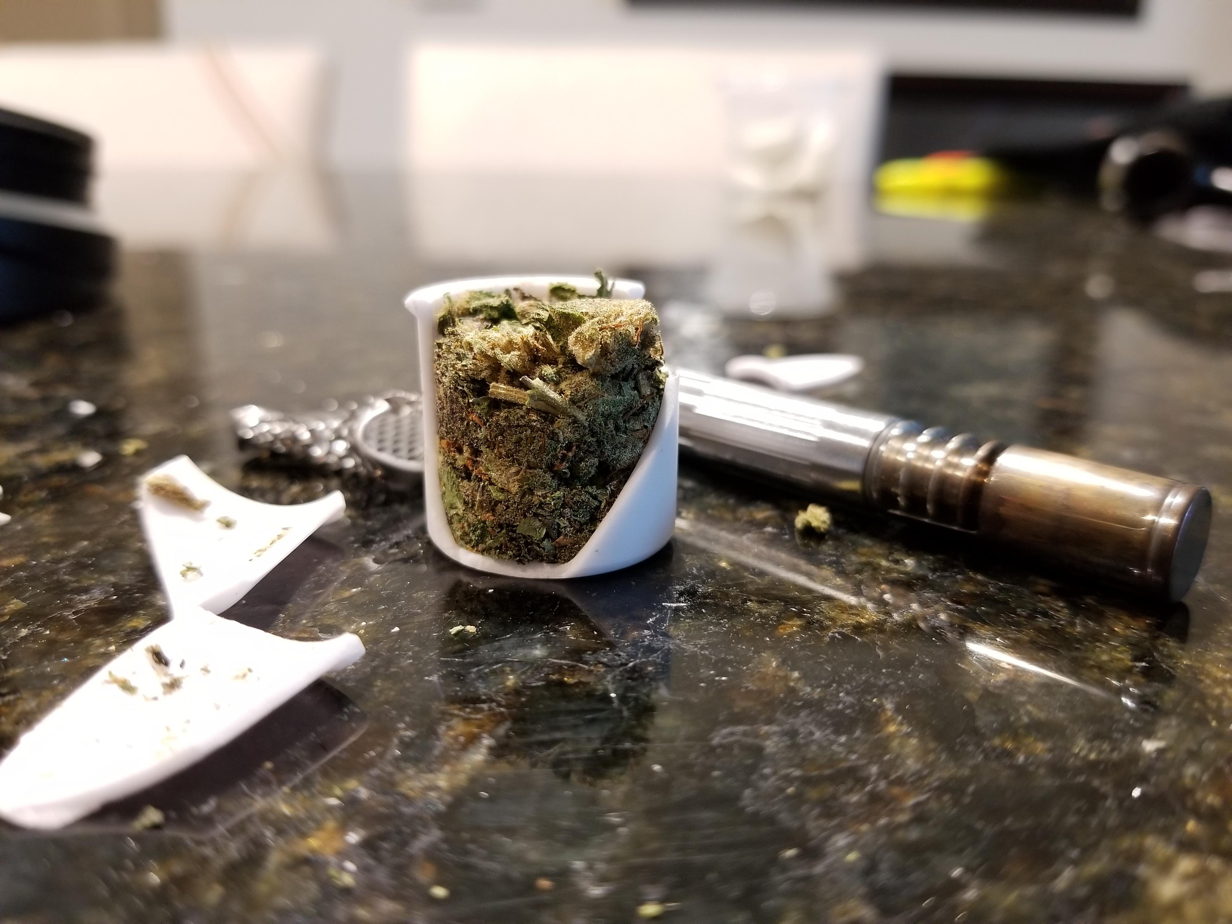 For those interested in what the flower looks like in these medical ceramic vape pods. I'll tell