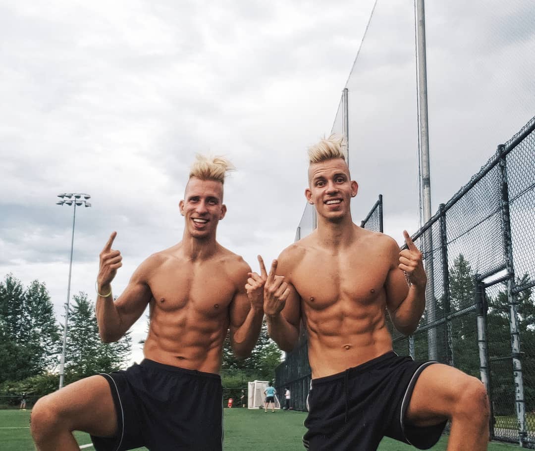 Voros Twins are quite the pair : WrestleWithThePackage