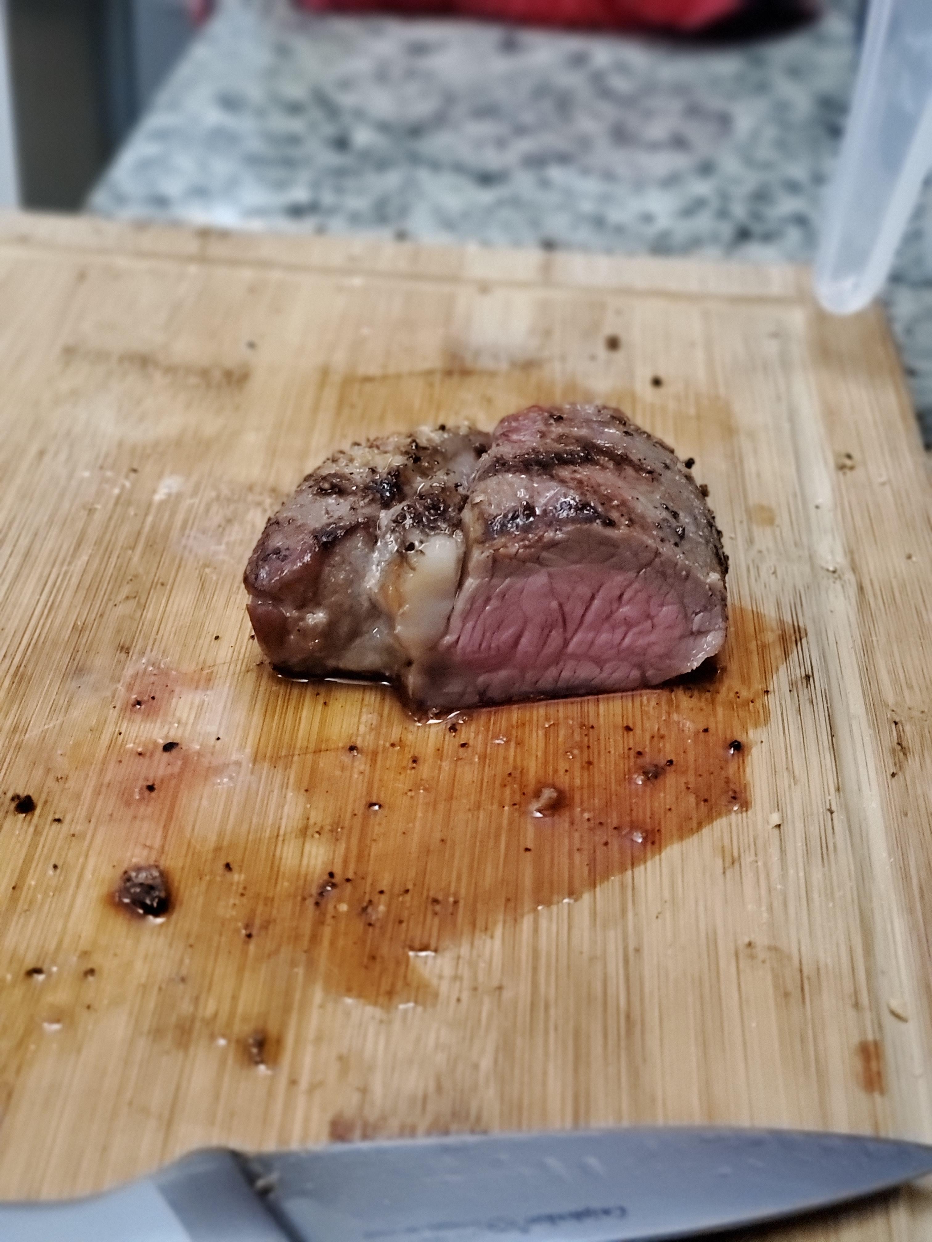 Love it when a random steak from the freezer turns out like this! r