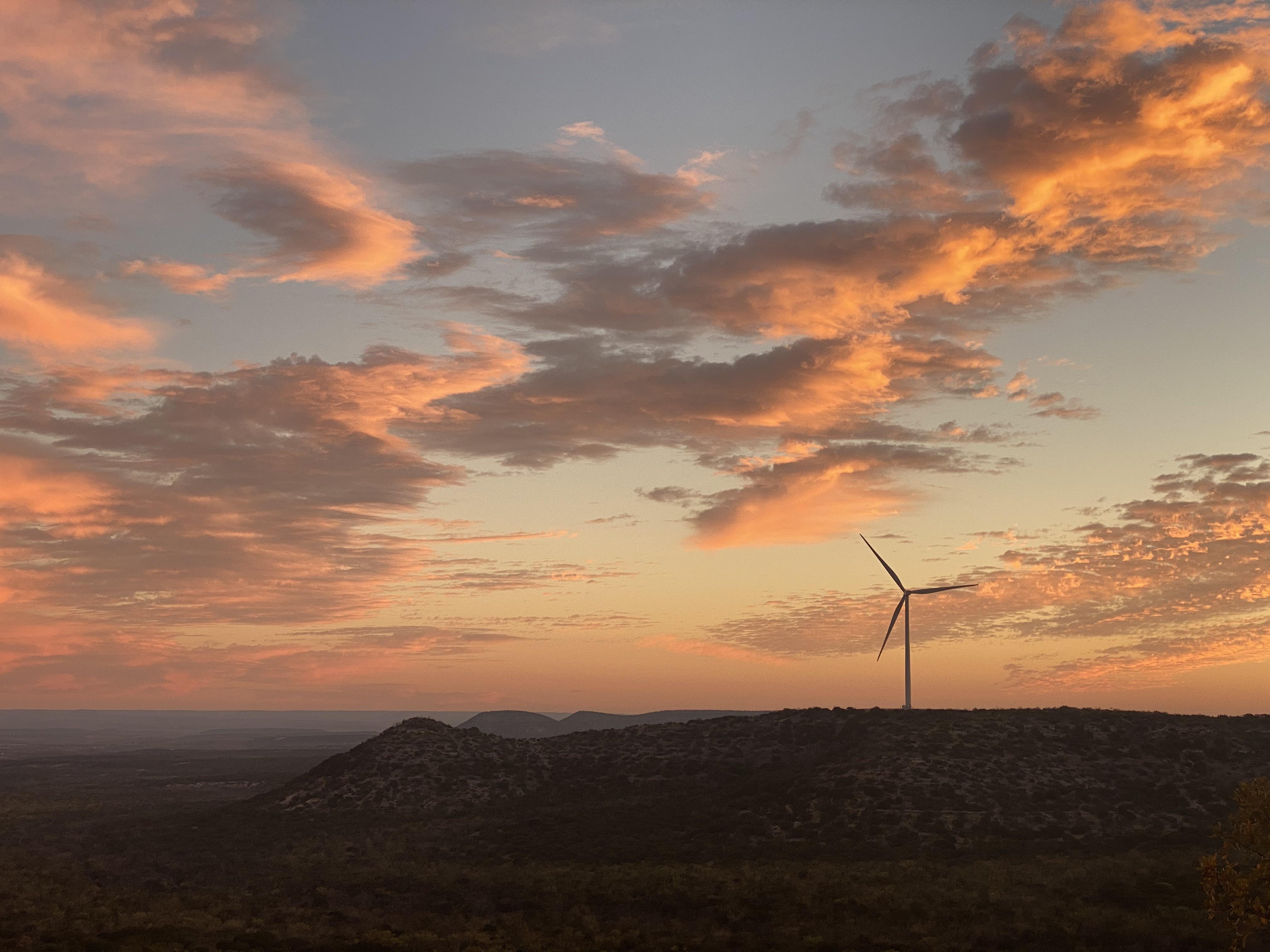 Beautiful sunrise near Robert Lee, TX this morning. r/texas