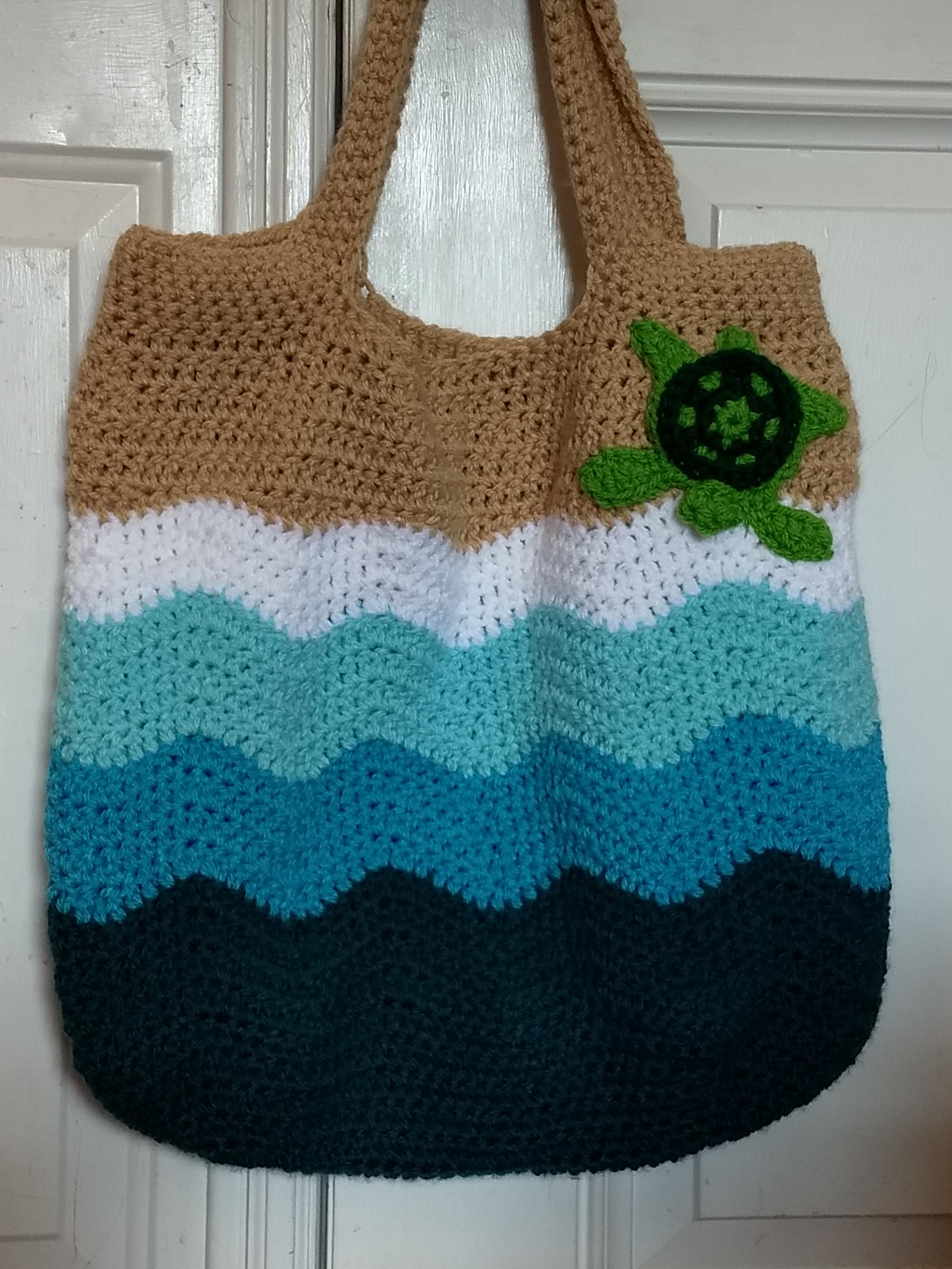 Beach blanket bag for my mom's birthday r/crochet
