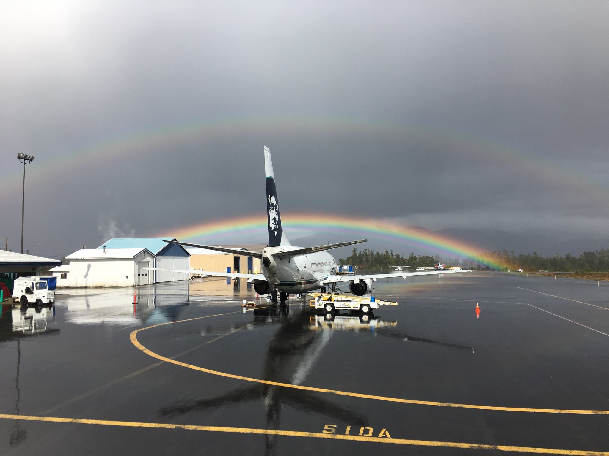 Double Rainbow!! Alaska Airlines B737 in Petersburg, AK r/aviation