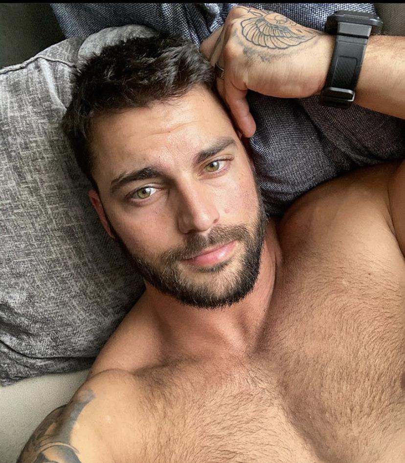 Nick Bayne : LadyBoners