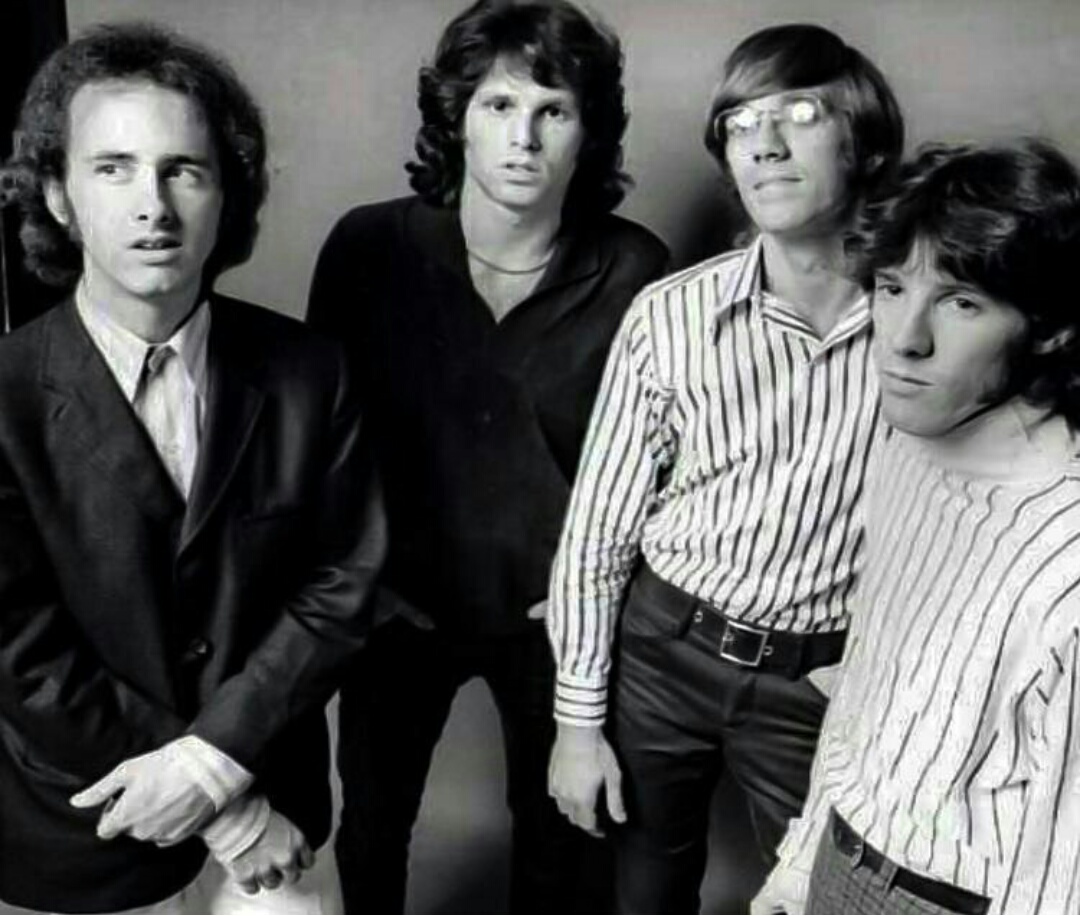 The Doors Flip magazine photoshoot,1967. r/thedoors