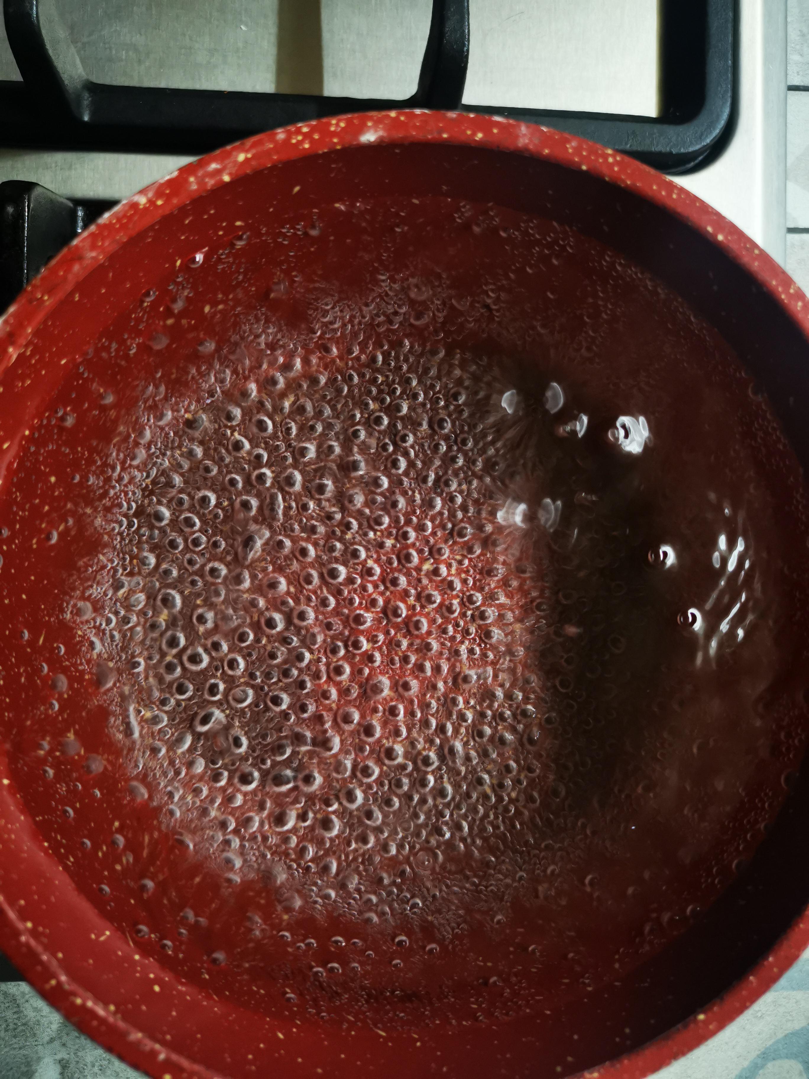Boiling water looks like a bunch of eyeballs r/mildlyinteresting