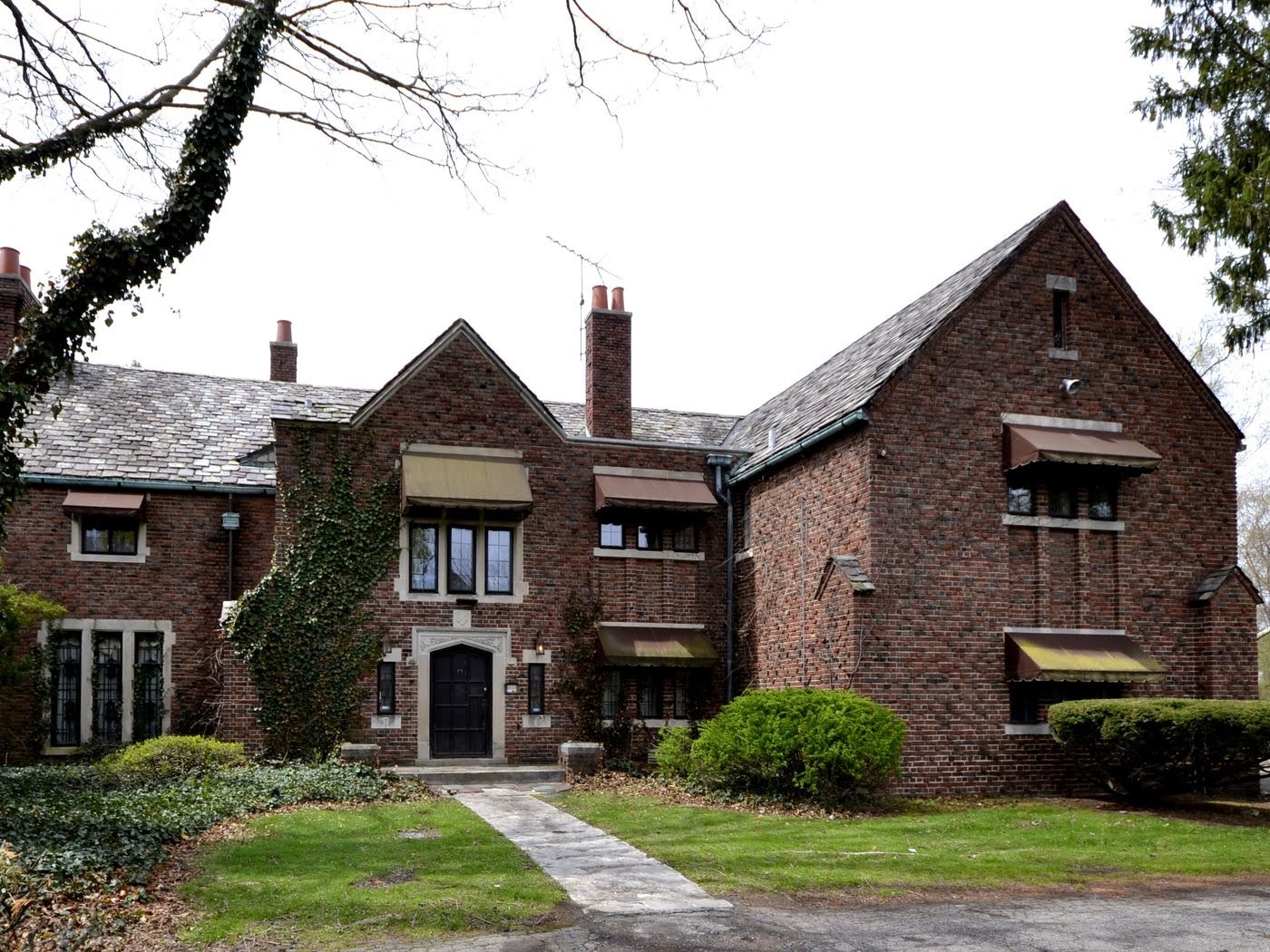 Rose Estate, Former Home of Aretha Franklin, Detroit MI r/Houseporn