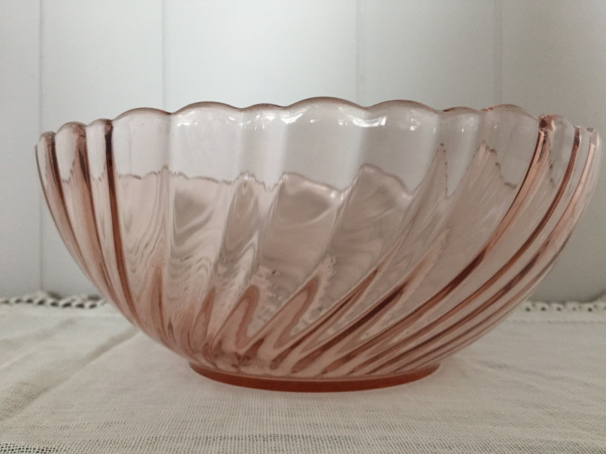 Can I put hot food in this serving bowl? (Not my pic, but I have the