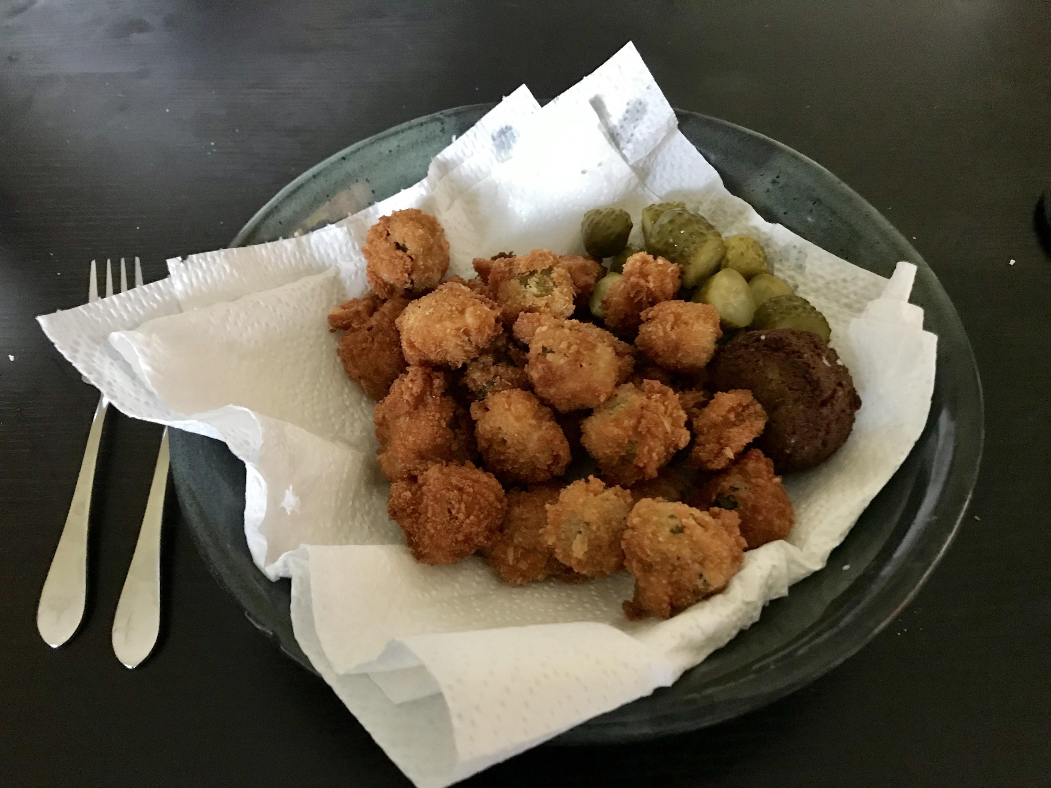[homemade] Deep Fried Pickles r/food
