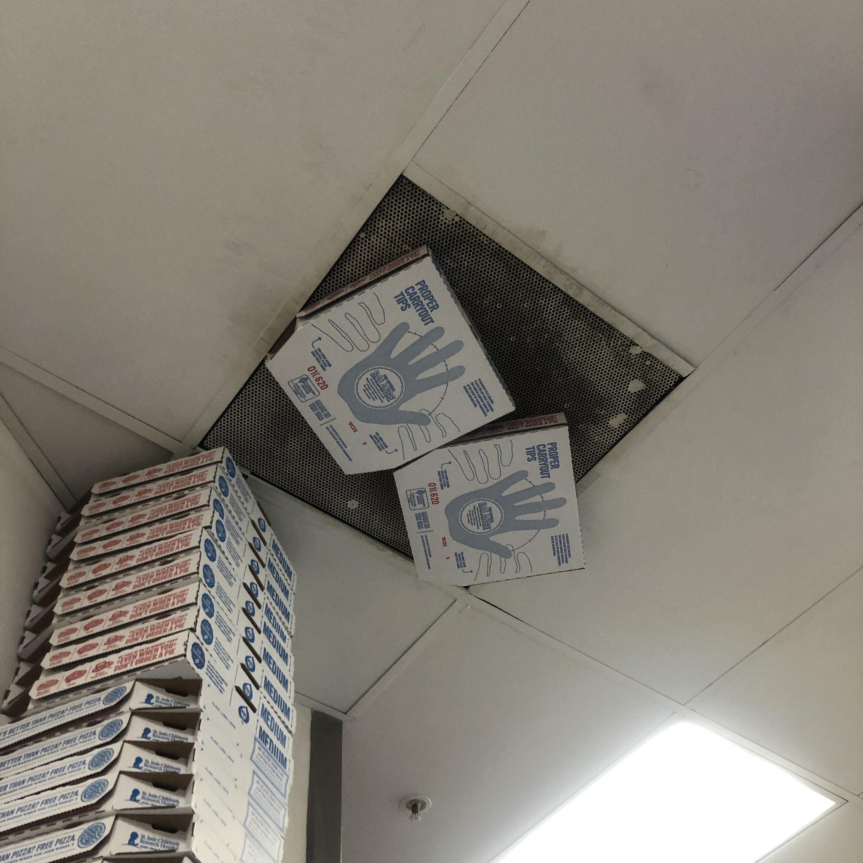 the proper way to hold your carry out r/Dominos