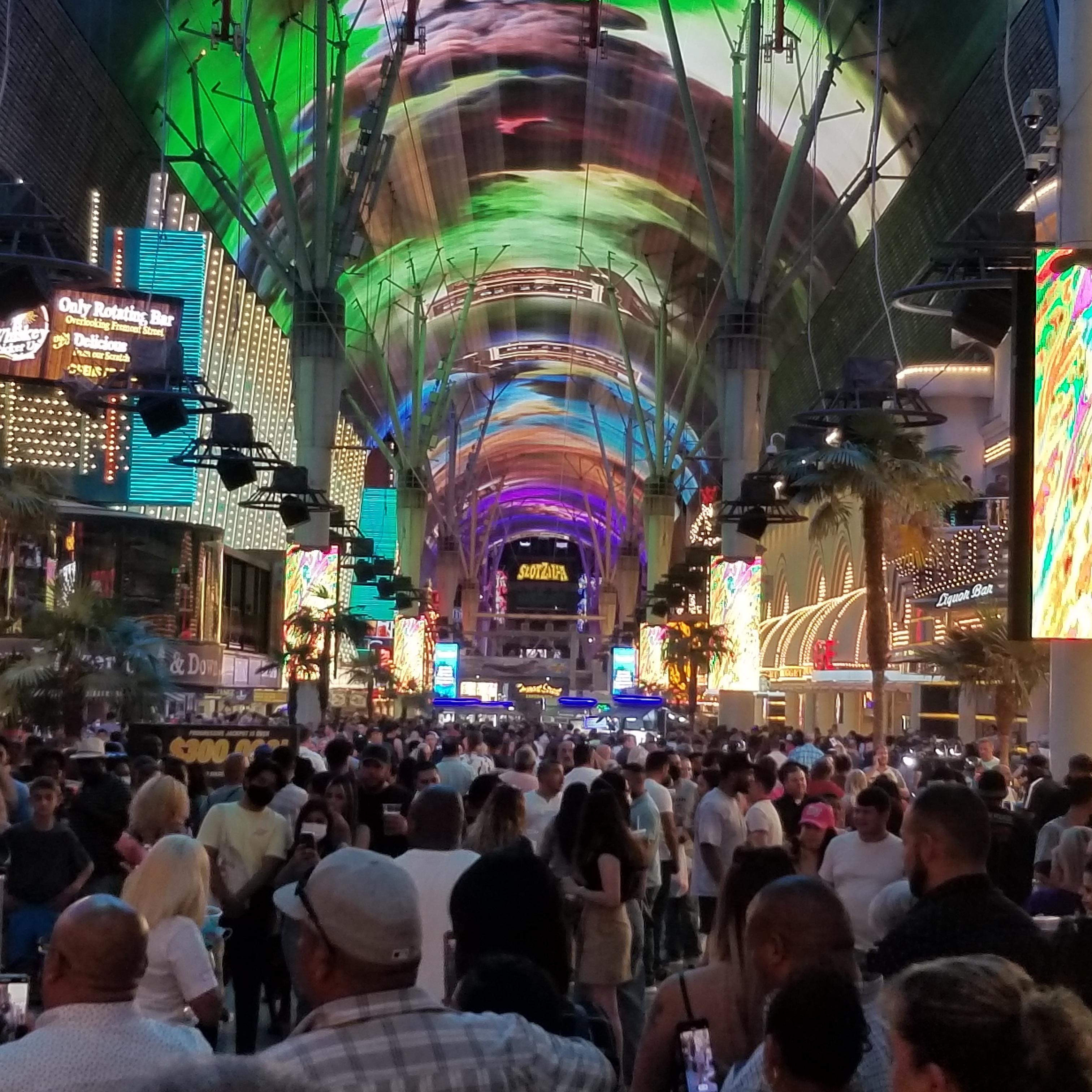 Fremont street last night was crazy r/vegaslocals