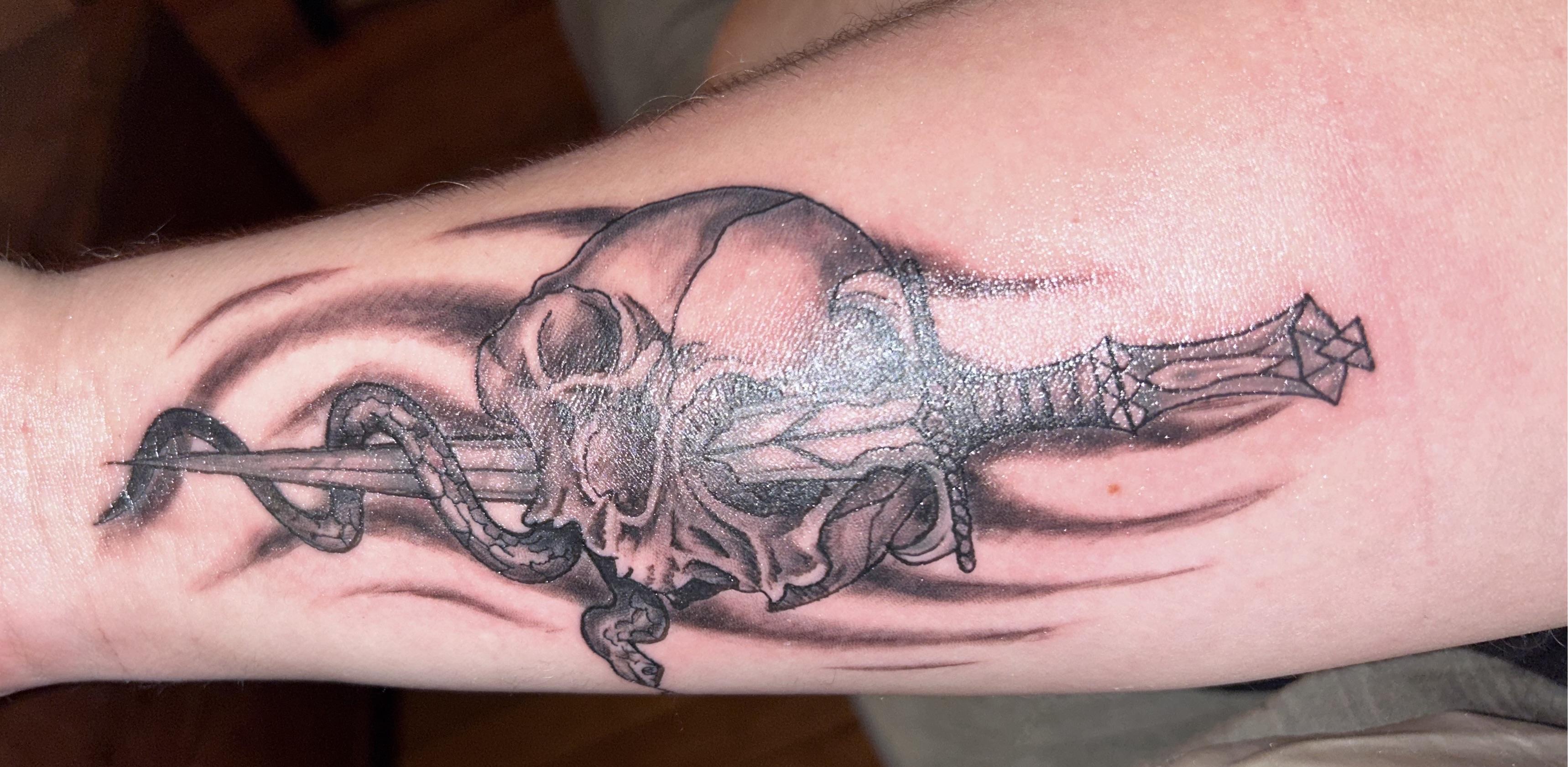 Is my tattoo supposed to be red 24hrs after getting it done Stoneville nc r/tattoos