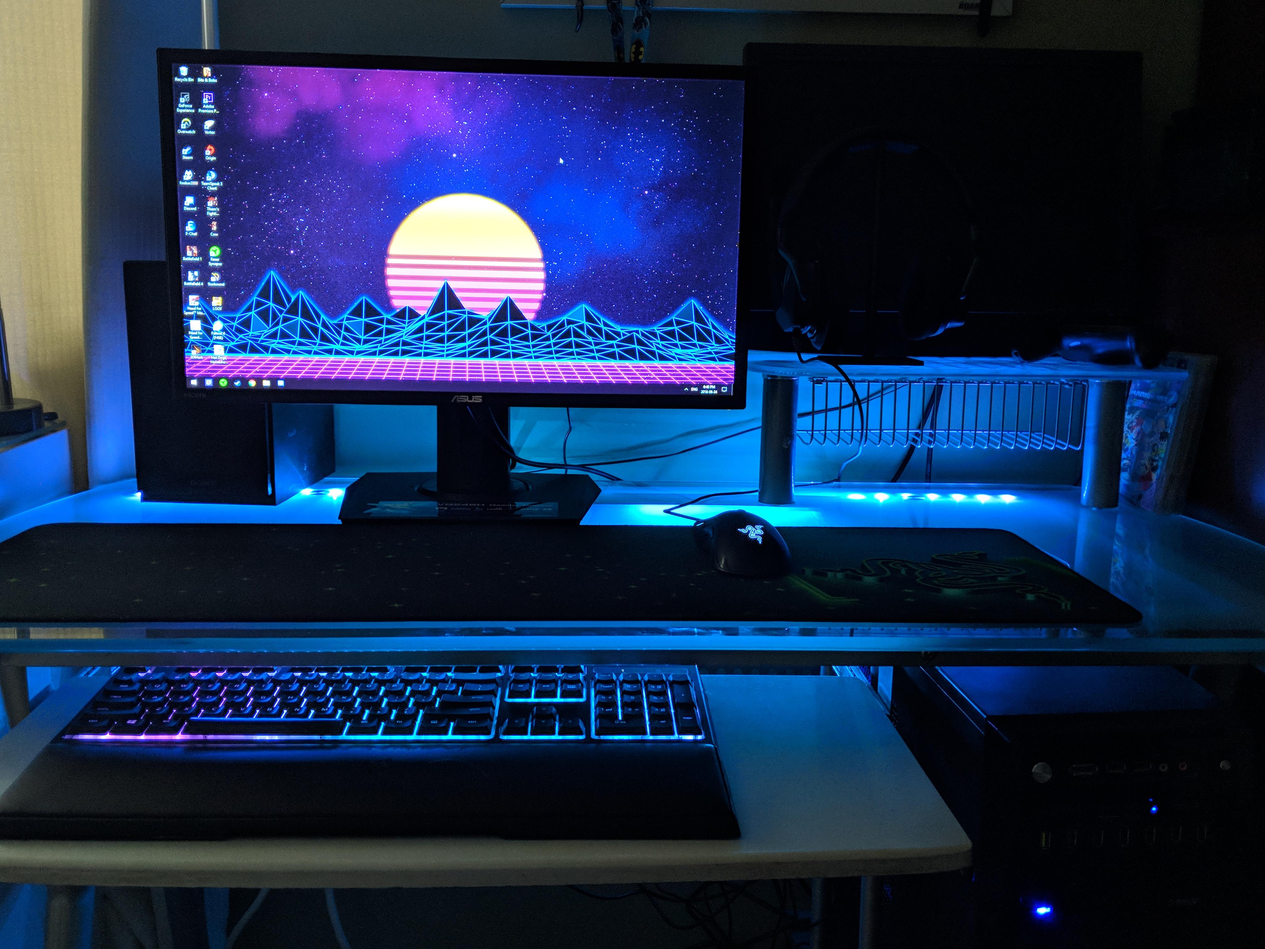 Glass Desk + RGB r/battlestations