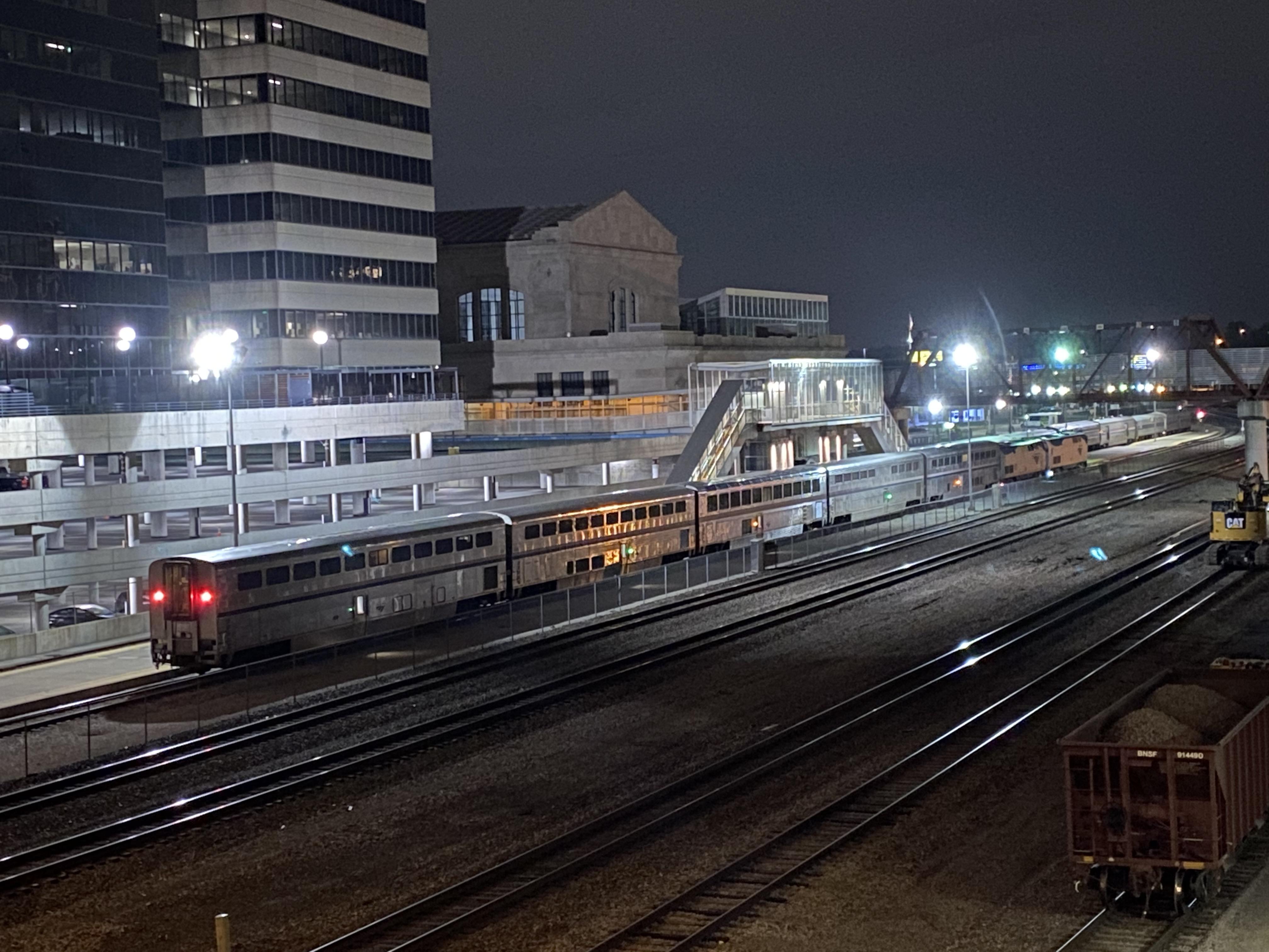 Watching the 3 Southwest Chief in Kansas City last night
