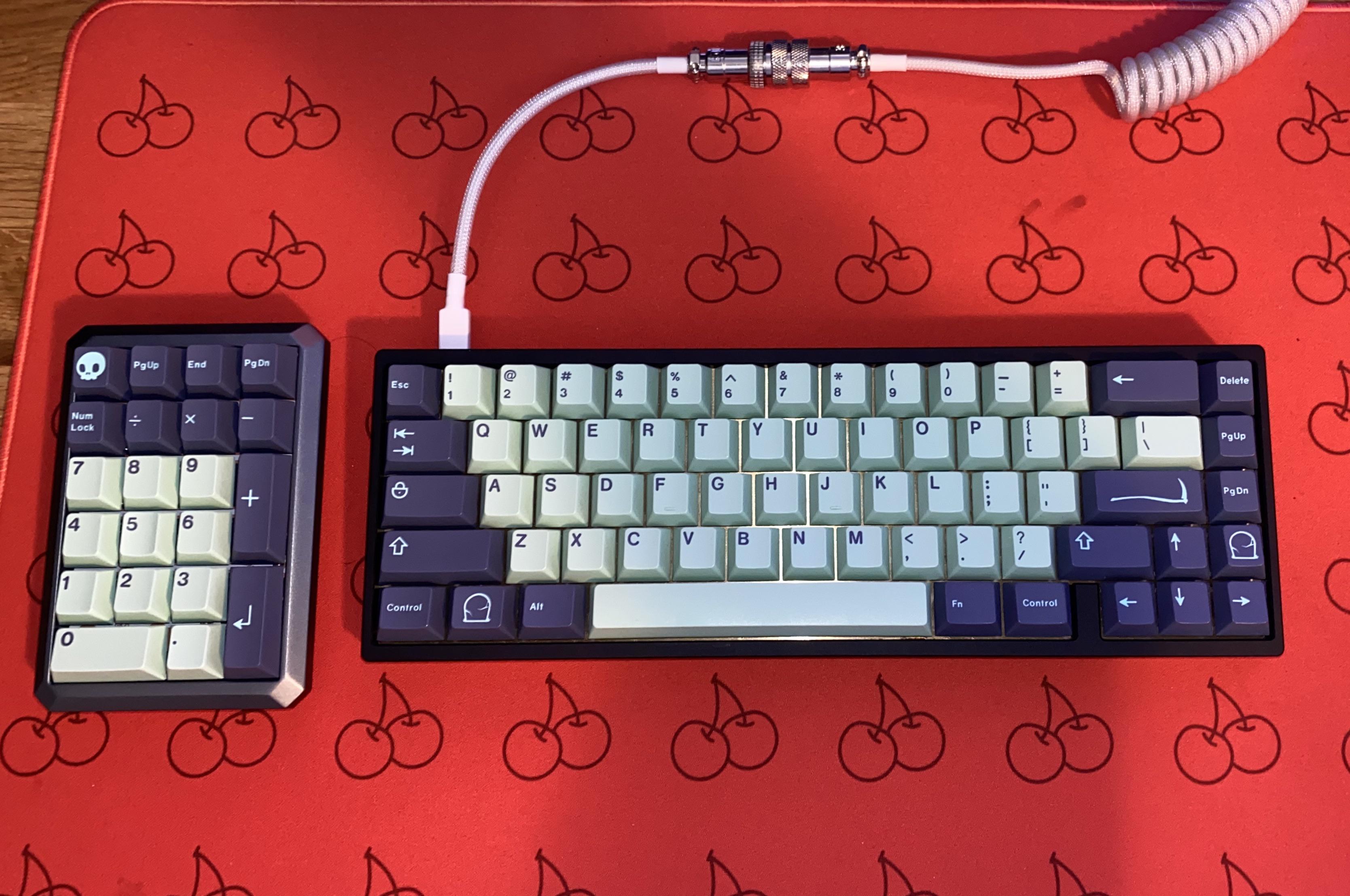 GK21S came in today, first custom num pad! r/MechanicalKeyboards