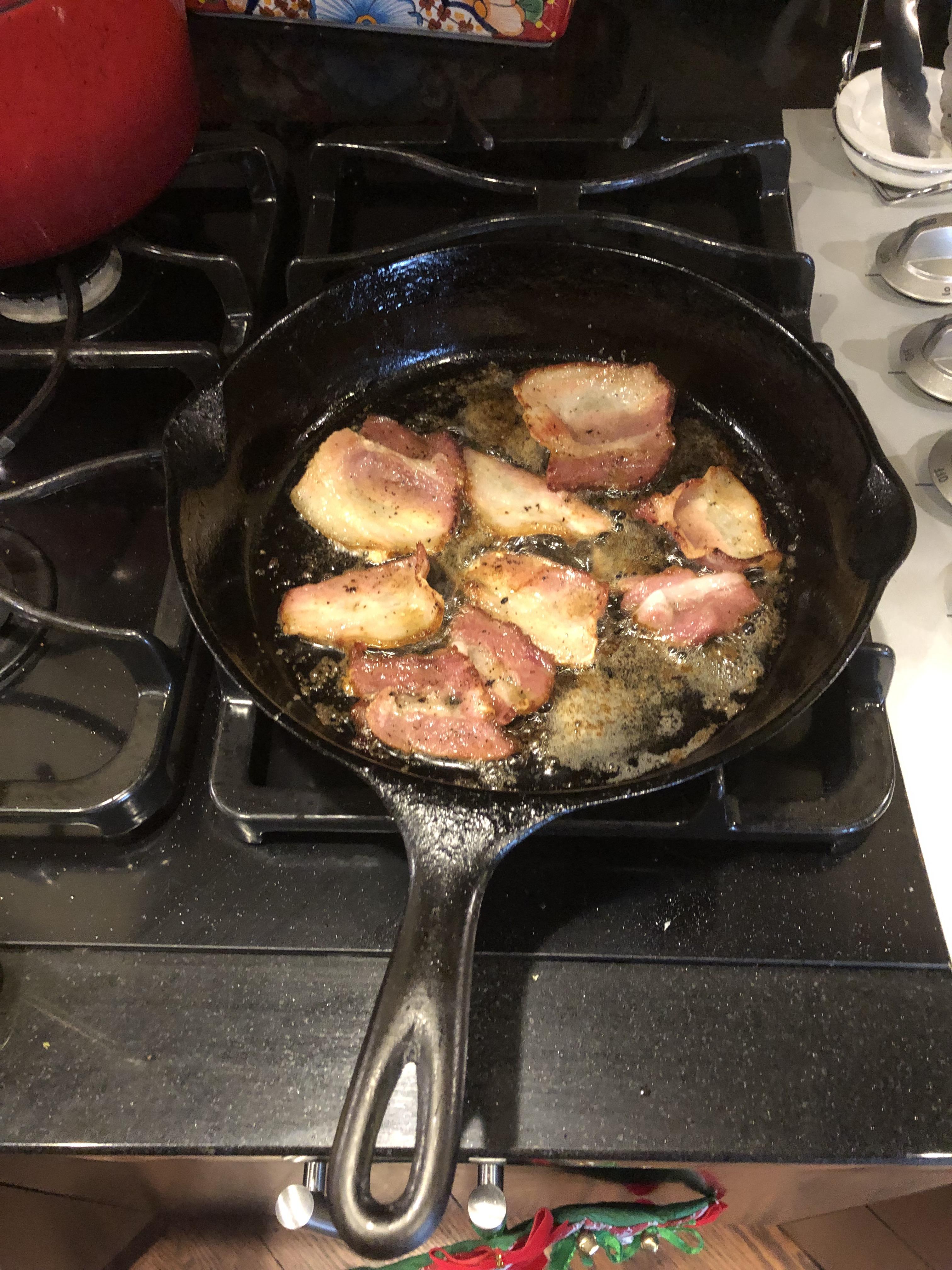 Nothing quite like farm bacon in cast iron r/castiron