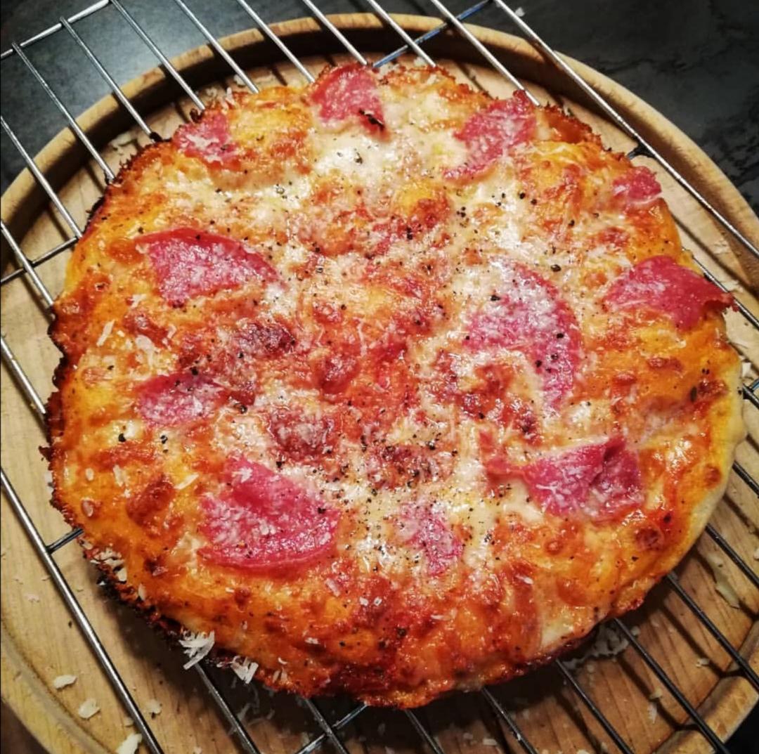 Cast Iron Pan Pizza Babish style r/bingingwithbabish