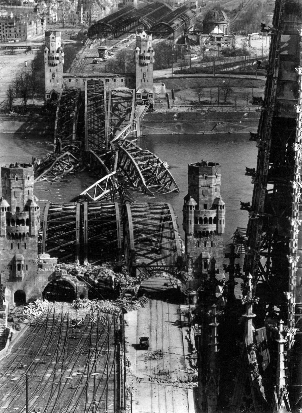 Margaret BourkeWhite Hohenzollern Bridge, Cologne, Germany, 1945 [1238 x 1691]