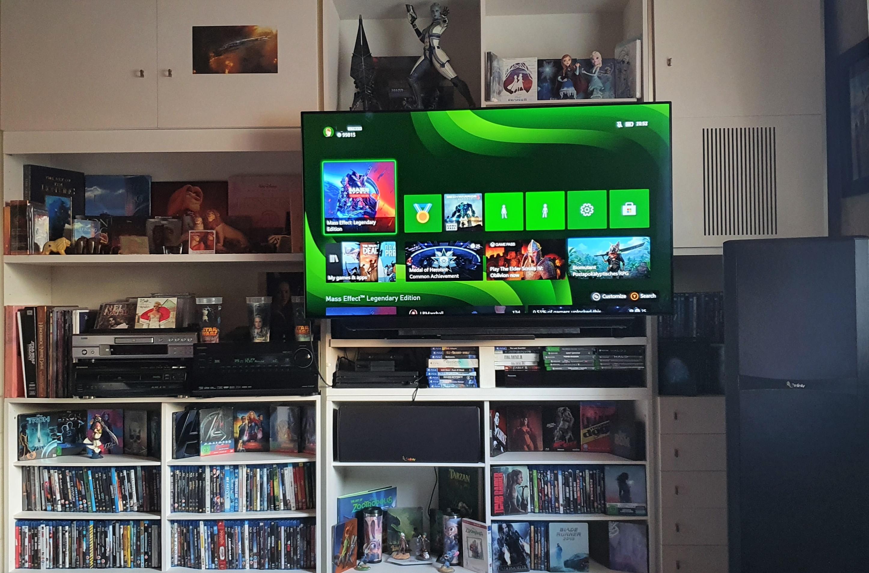 My setup sadly the XSX had to go behind the TV, even horizontally it