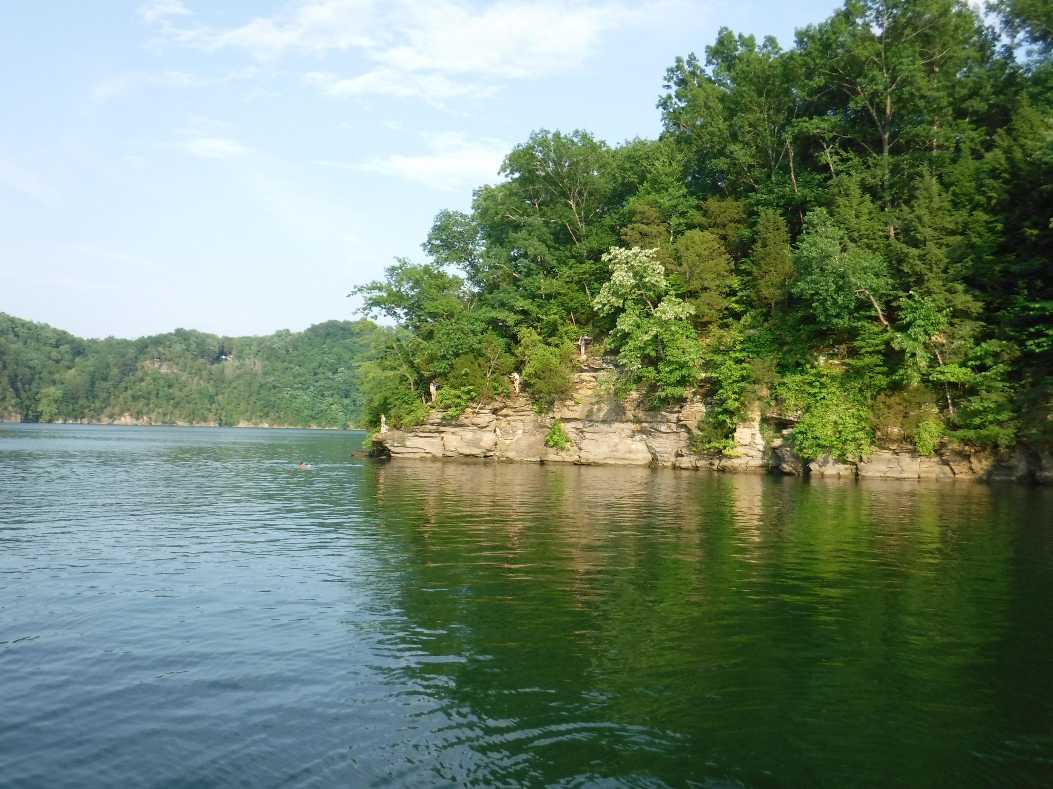 Dale Hallow Lake, Cliffs Wolf River Dock & Marina, Albany Ky