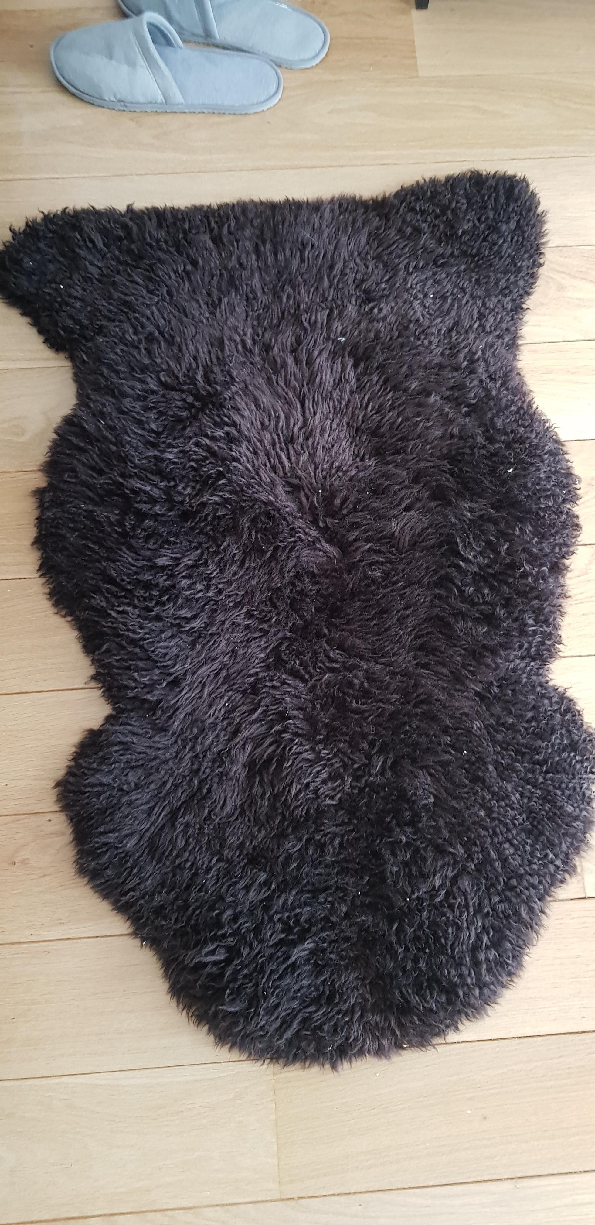How do I deep clean a lamb fur without it felted? r/CleaningTips